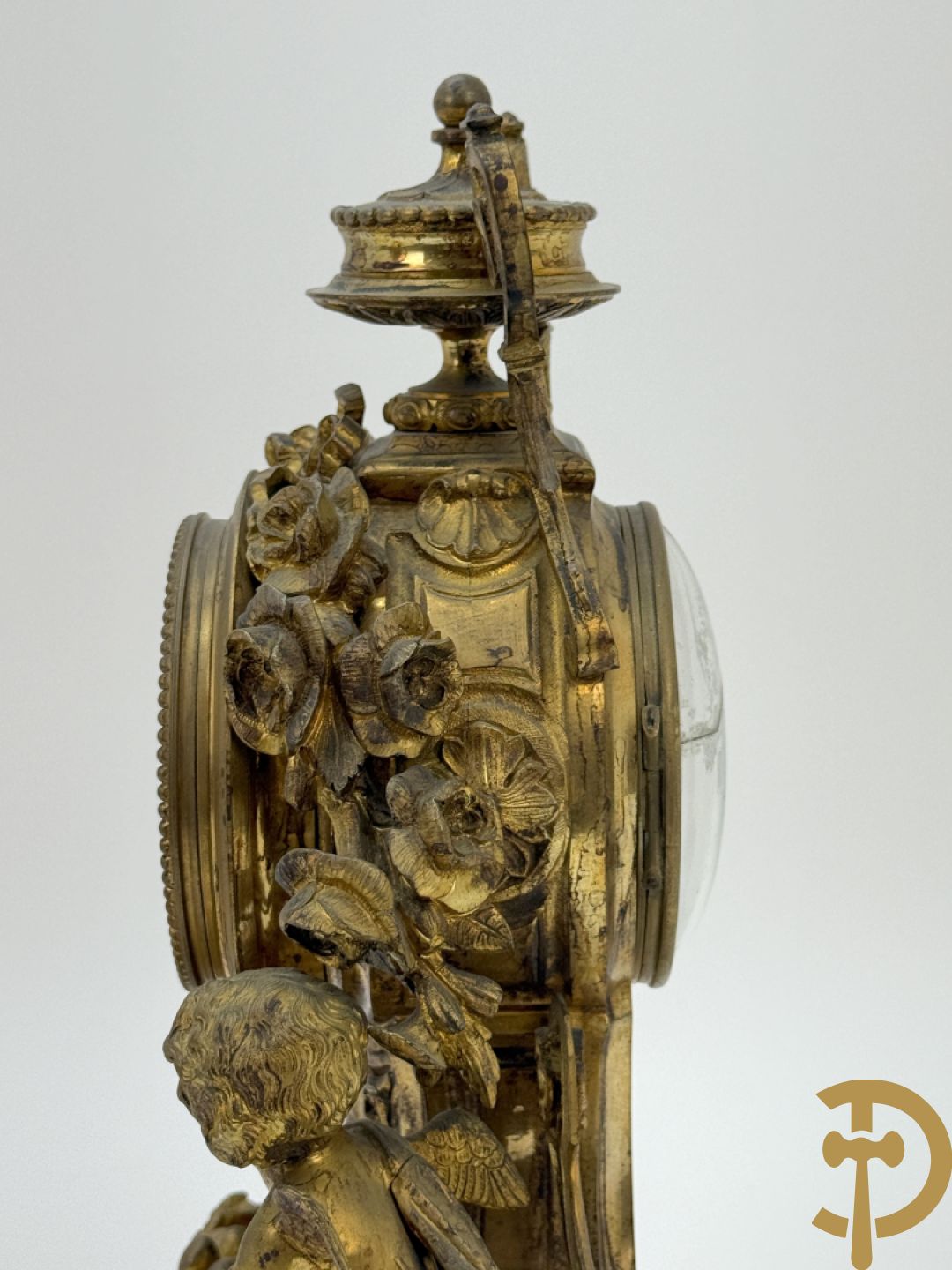 Bronzen pendule met paar cupido