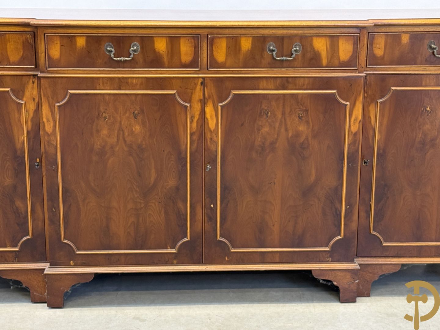 Notelaren vierdeursdressoir met 4 lades, Engelse stijl replica