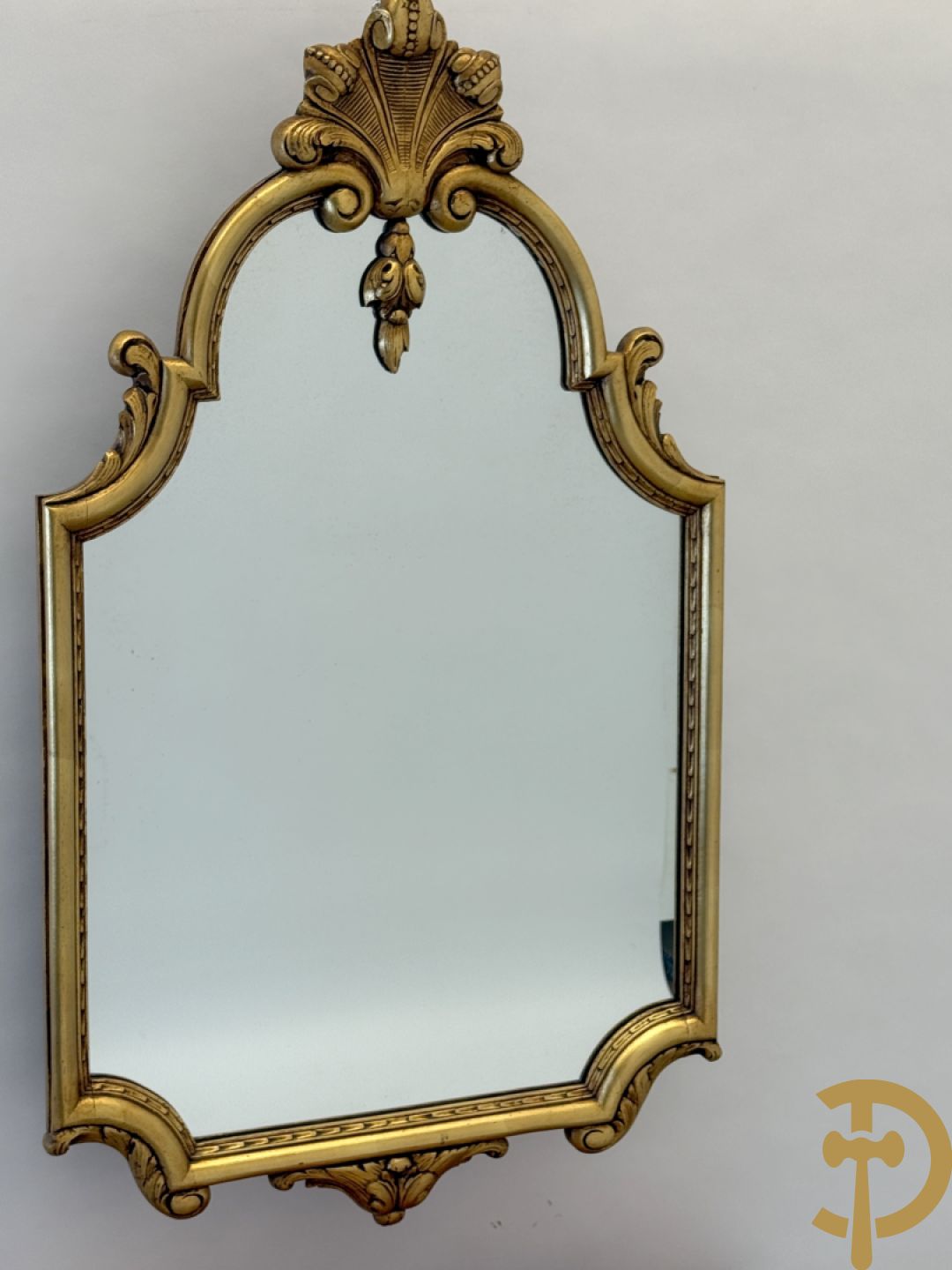 Vergulde spiegel met rocailles + console Louis XV stijl