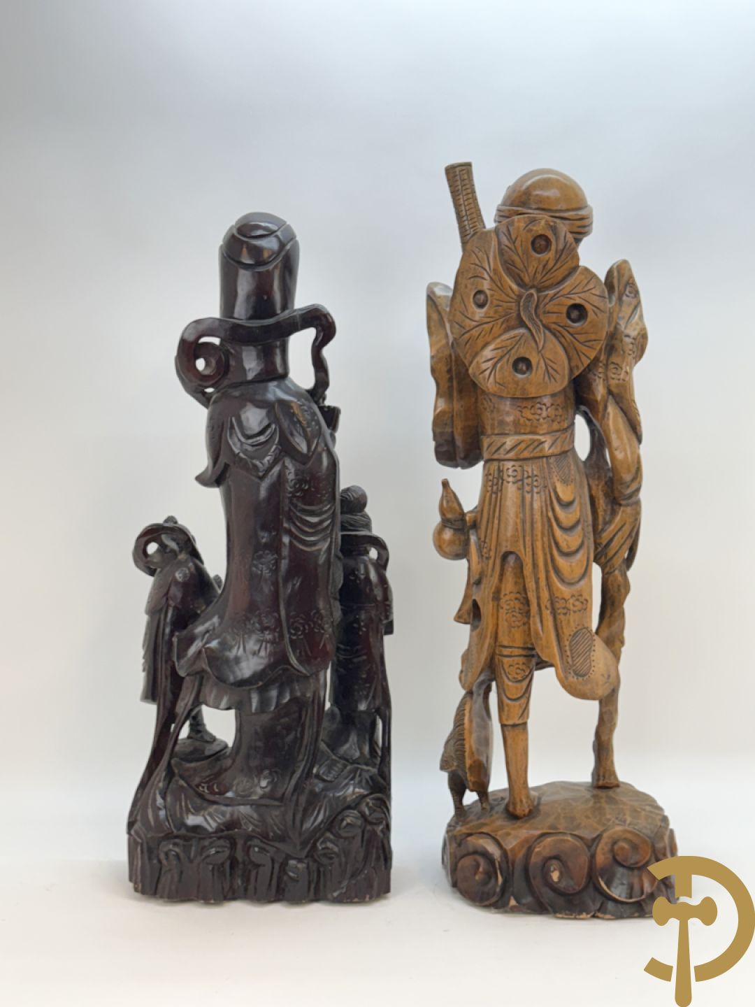 Aziatische houtsculptuur Guanying met 2 oosterse figuren + Oosterse man met baard