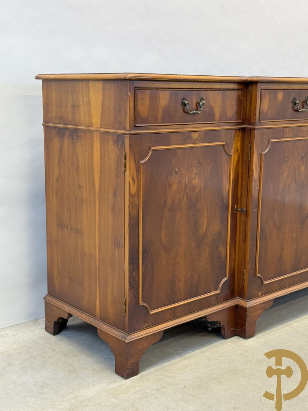 Notelaren vierdeursdressoir met 4 lades, Engelse stijl replica