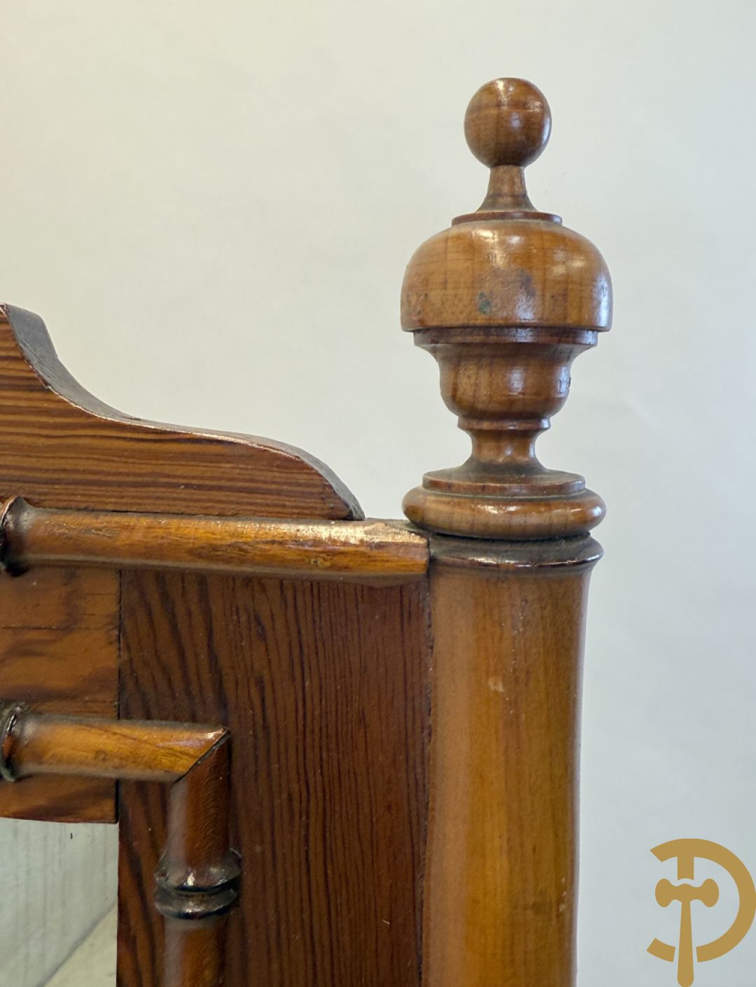 Bamboe opschiktafel mt 4 lades, wit marmeren blad en spiegel