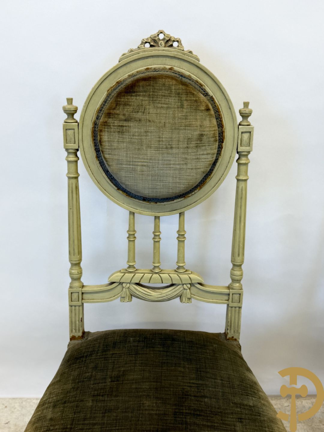 Louis XVI salonensemble bestaande uit canapé, 2 armzetels, 2 stoelen en salontafel