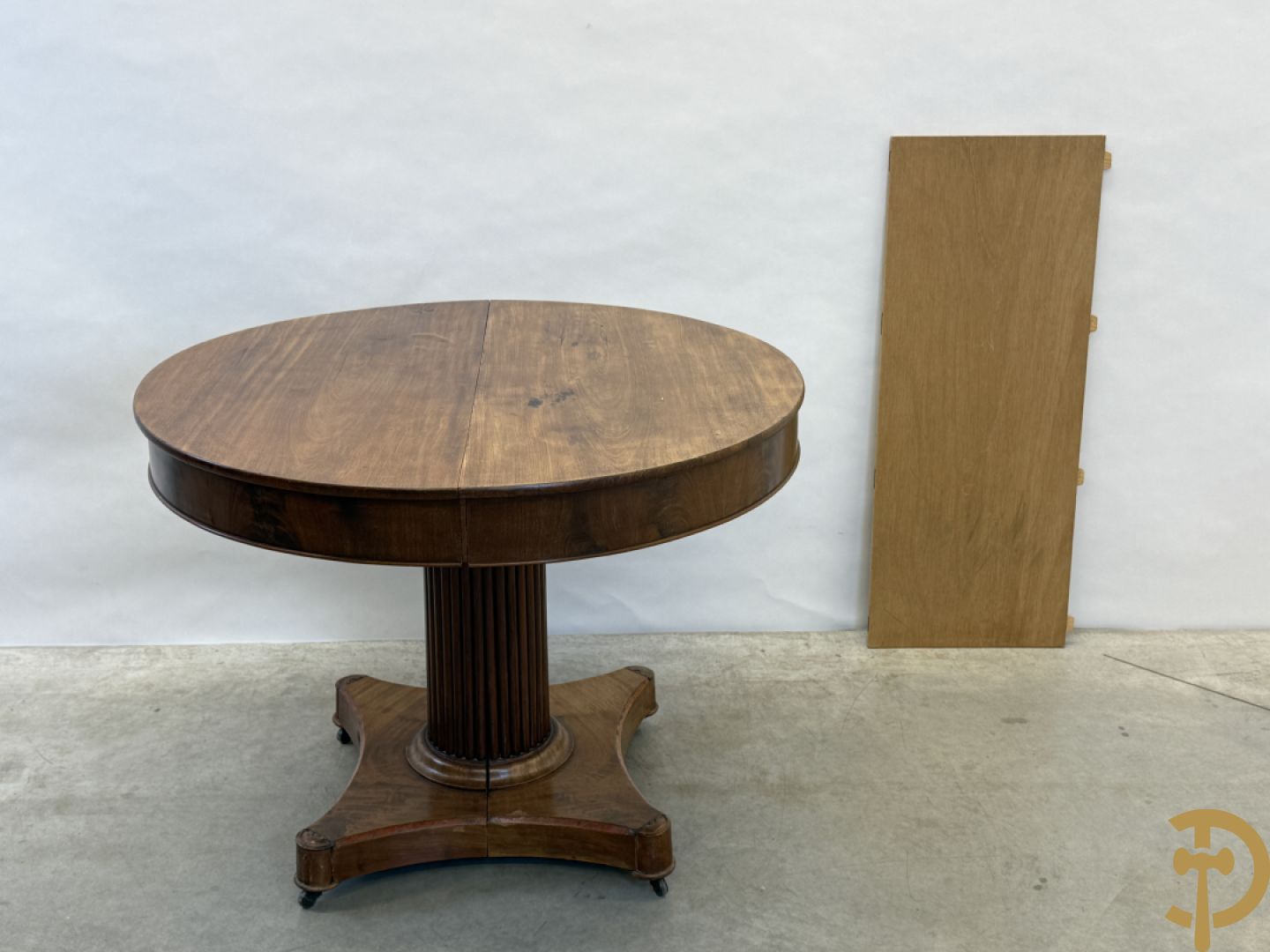 Notelaren uittrekbare ronde Charles X tafel, 19e