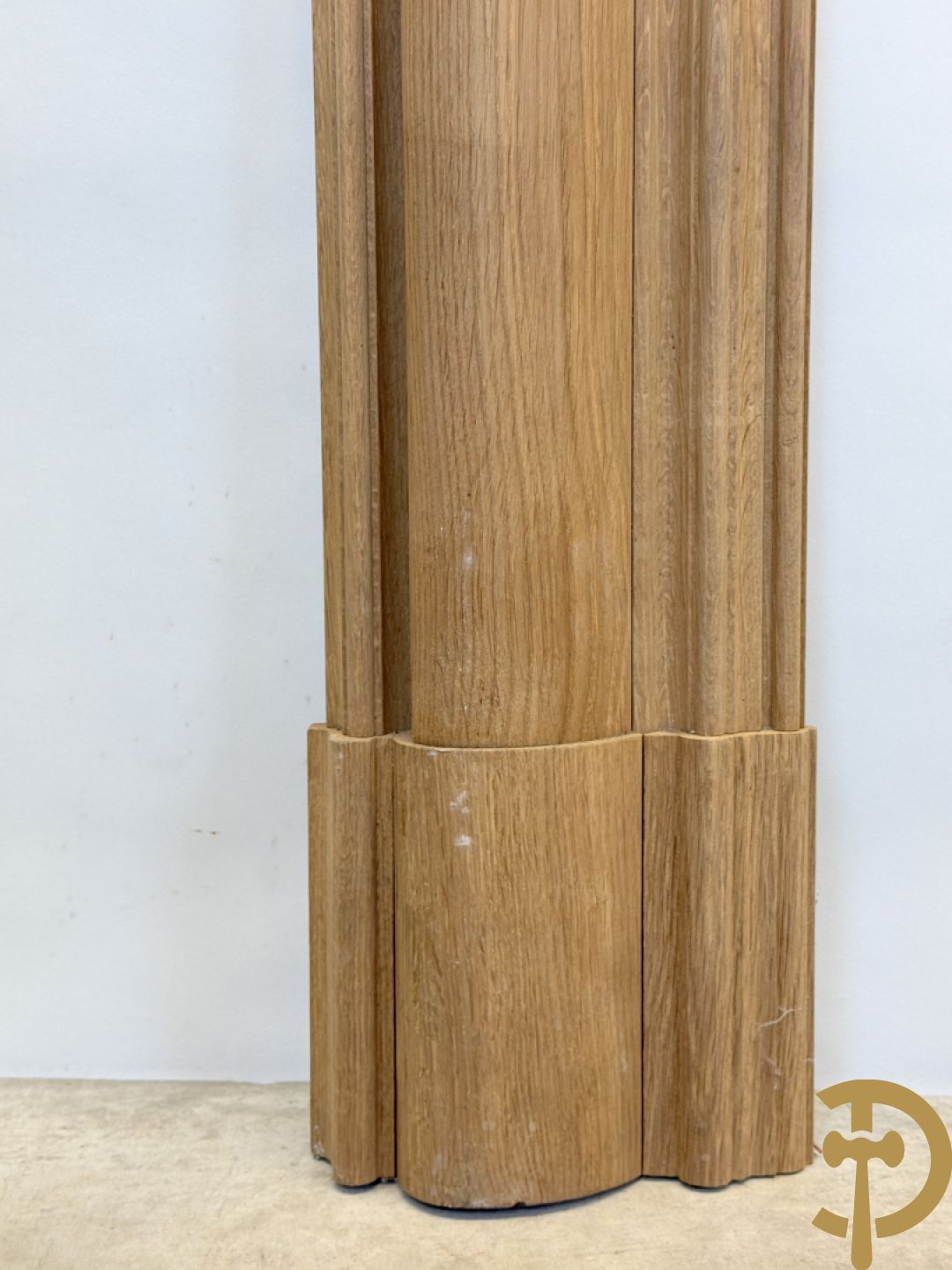 Eiken schouwmantel met gestoken molures