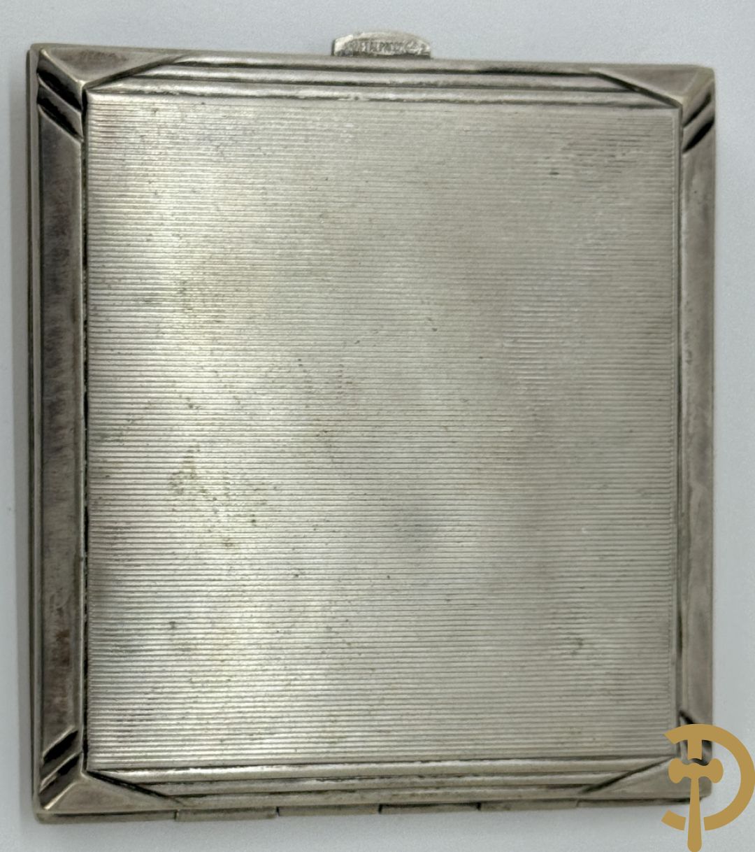 Vier verzilverde sigarettenetui