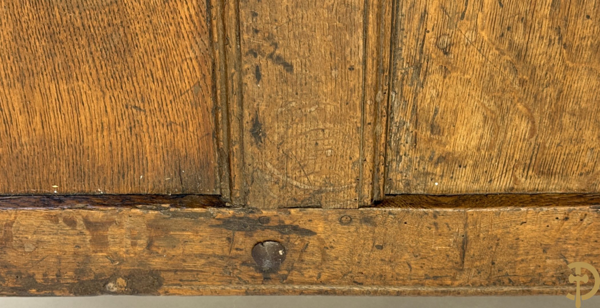 Massief eiken Engelse gesculpteerde panelenkoffer