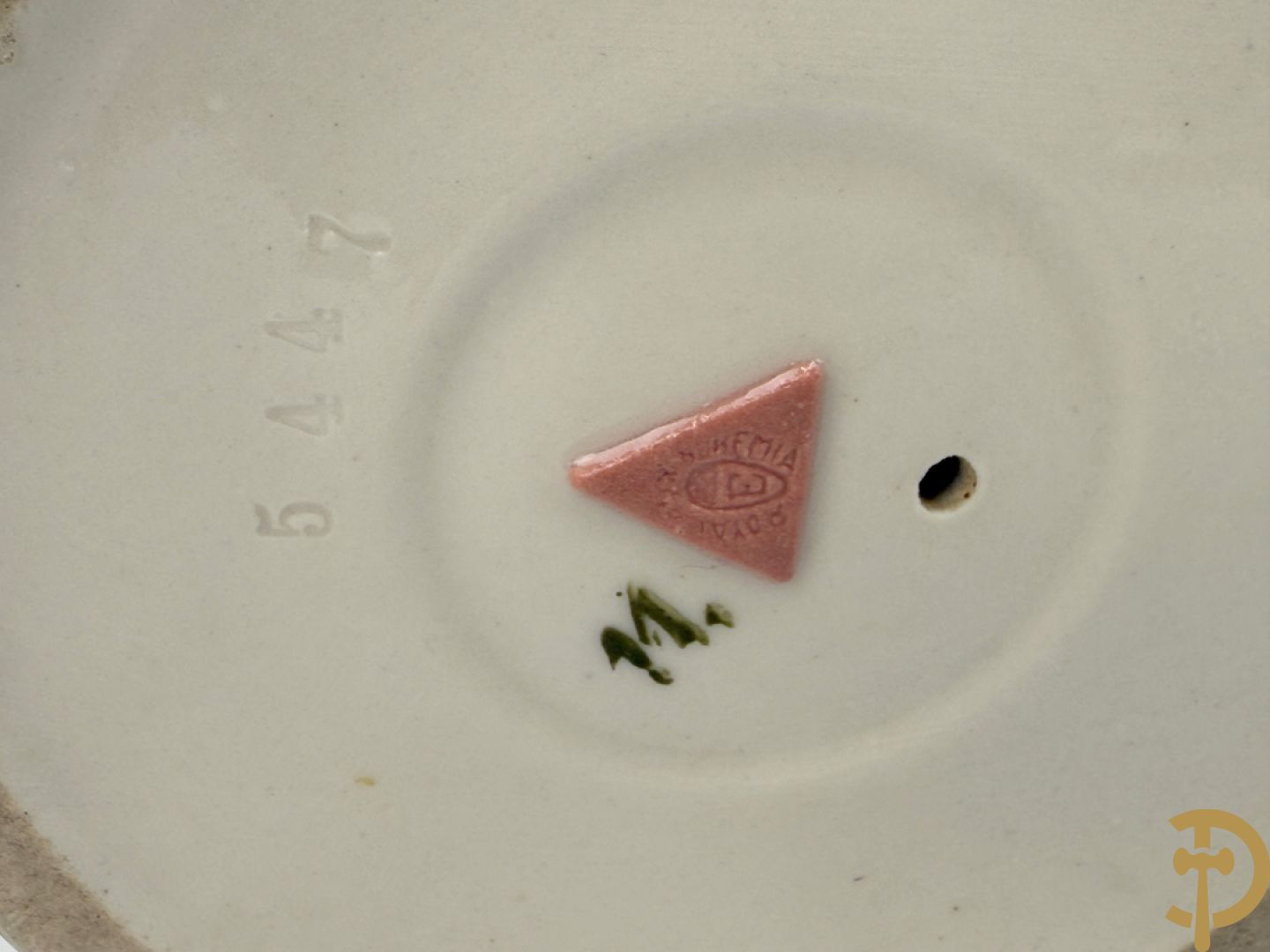 Paar Royal Dux dekselvazen, nummer 5447