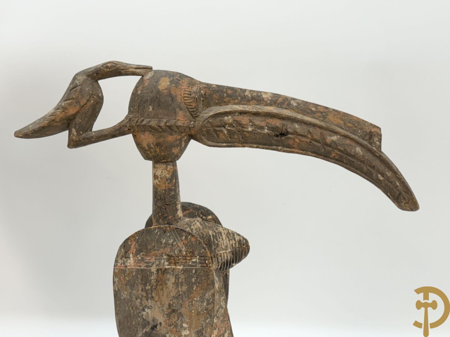 Twee Afrikaanse hout sculpturen : Ibo Nigeria masker + Malinees vogelbeeld Chiwara