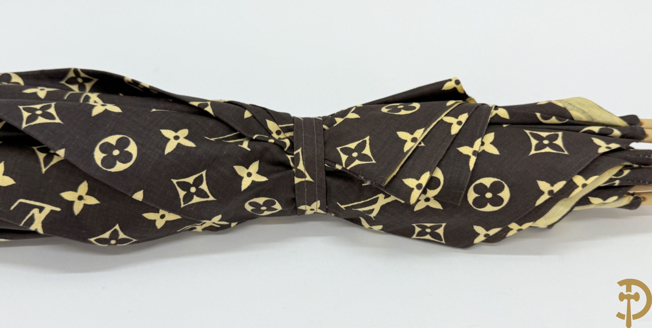 Grote en kleine toiletzak Louis Vuitton + agenda 2001  + portefeuille + tag + paraplu