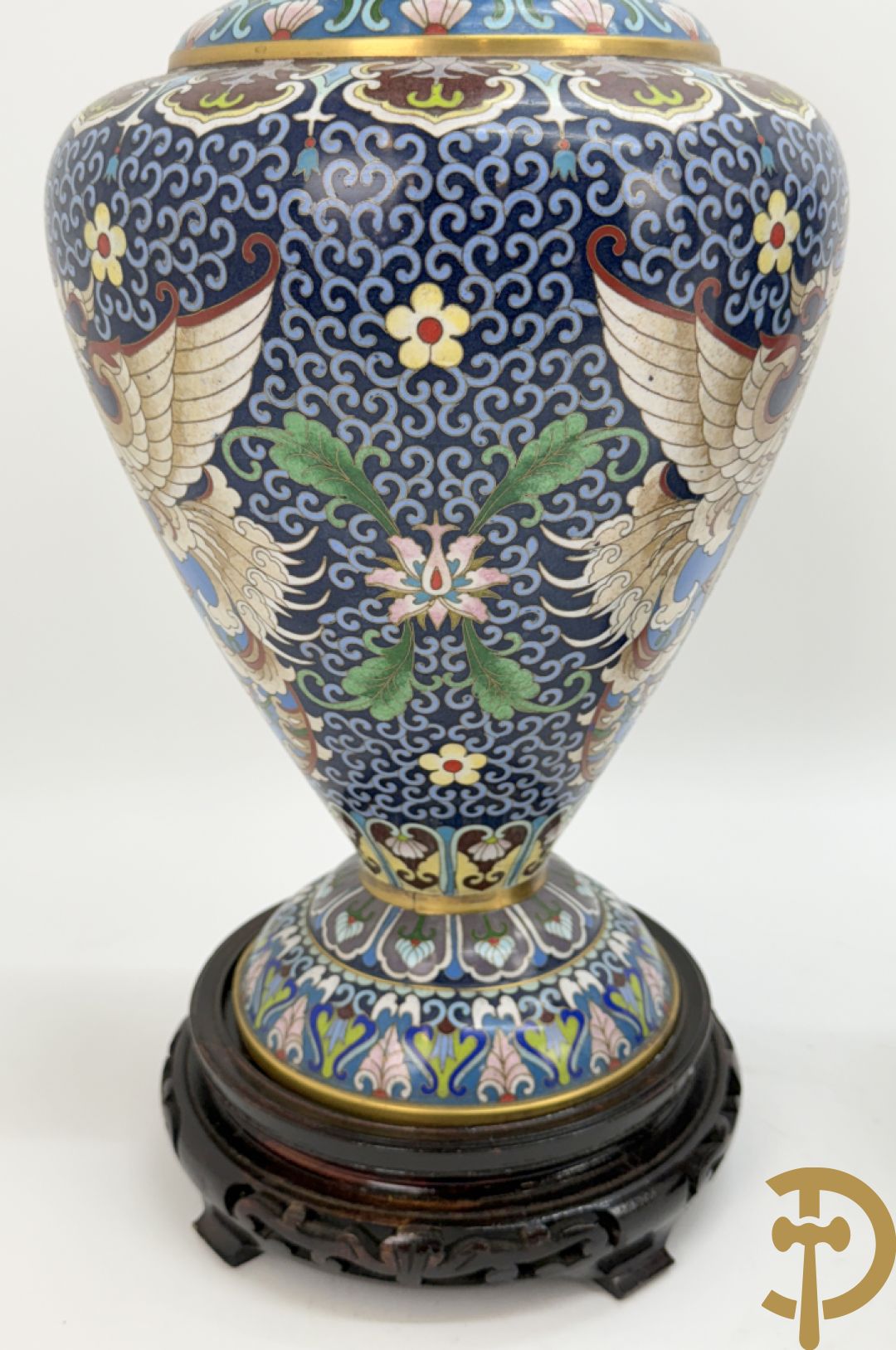 Paar cloisoné vazen met bloemen- en vogeldecor