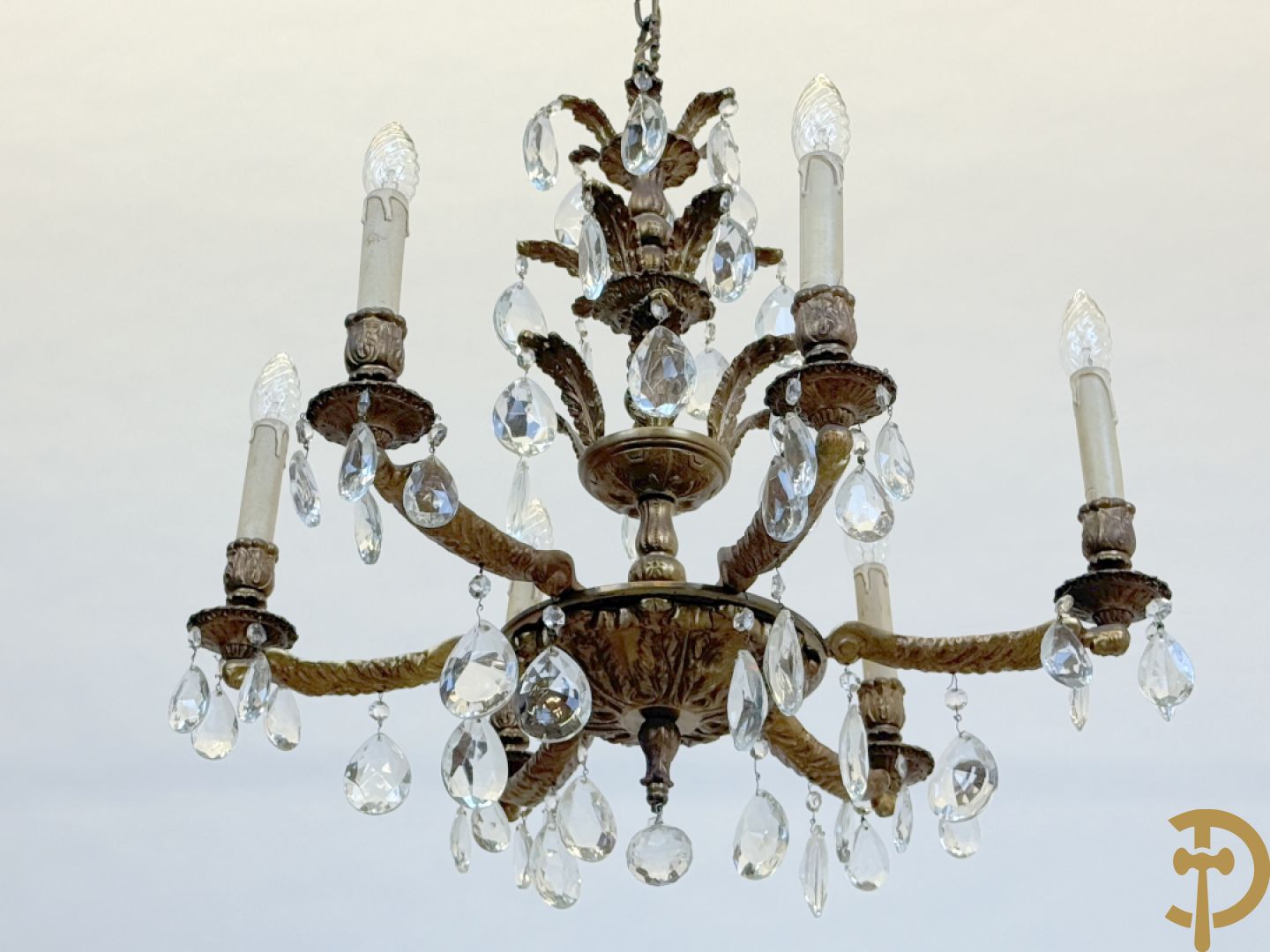 Zesarmige luchter met accanthusranken