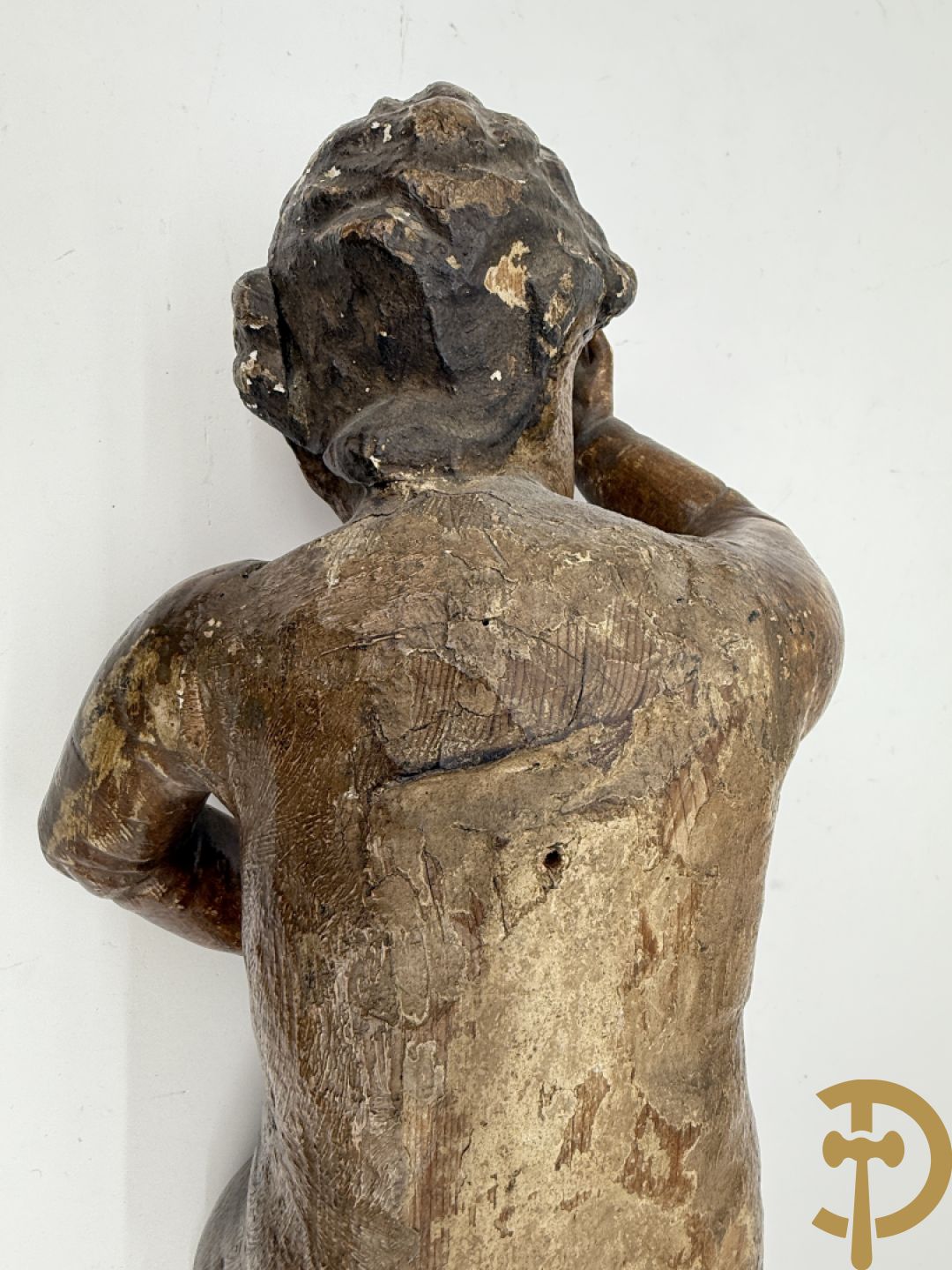 Paar houtgesculpteerde en gepolychromeerde cupido