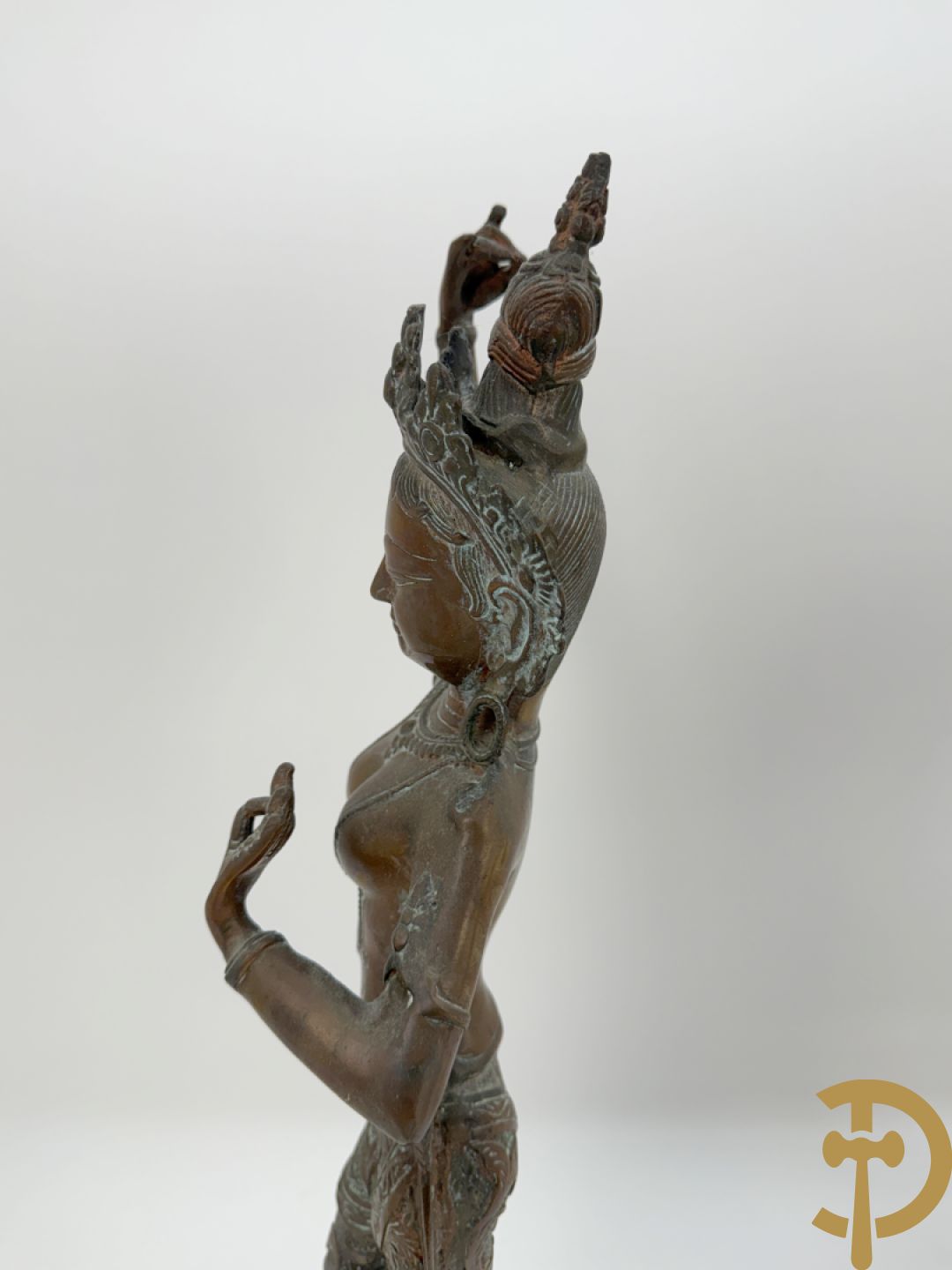 Bronzen dansende shiva + zittende bronzen boedhistische figuur + zittende boedhistische man met mand in zamak + bronzen boedhistisch boedhahoofd + bronzen shiva met 4 armen