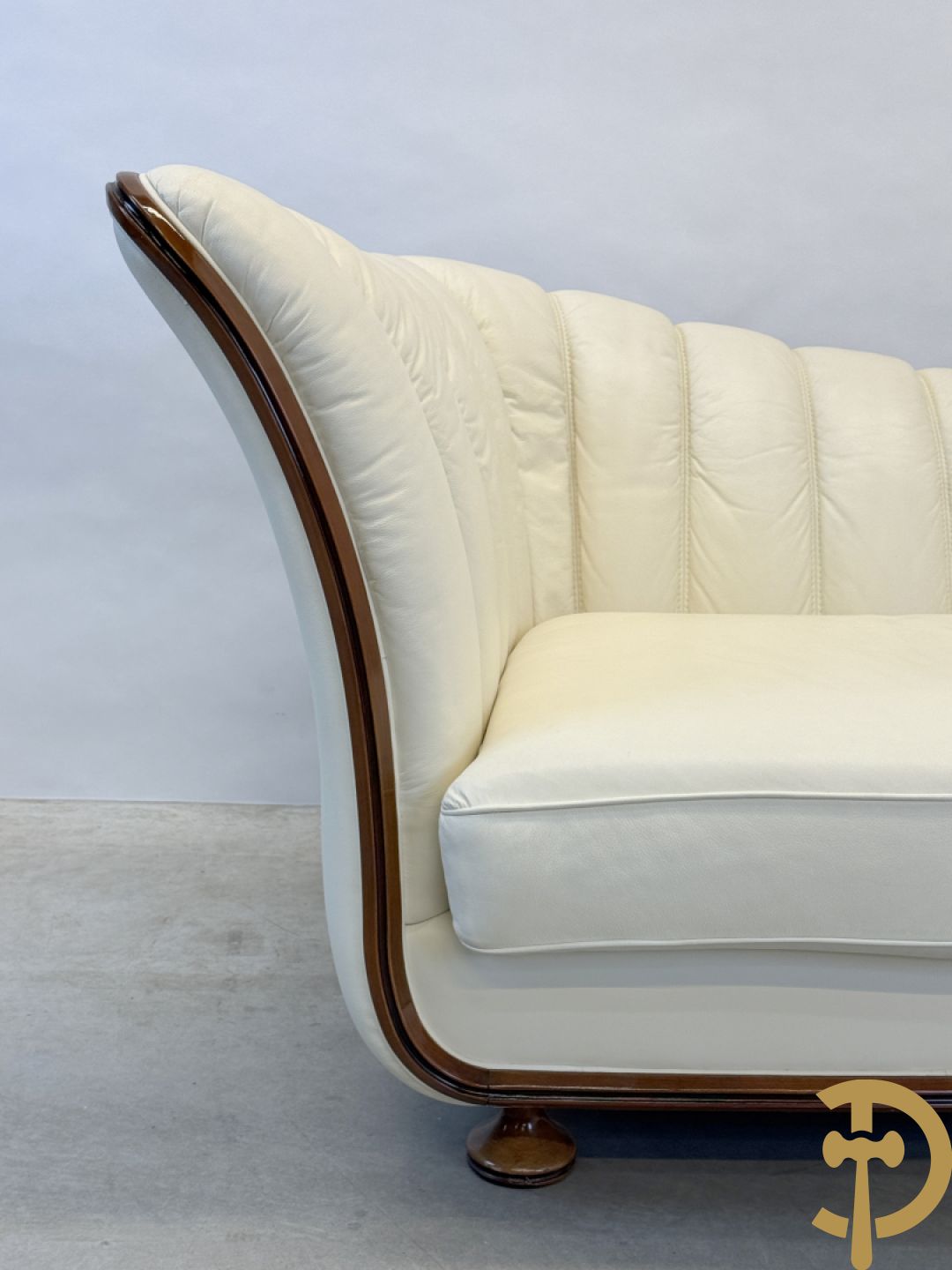 Wit lederen design zetel, Nieri getekend