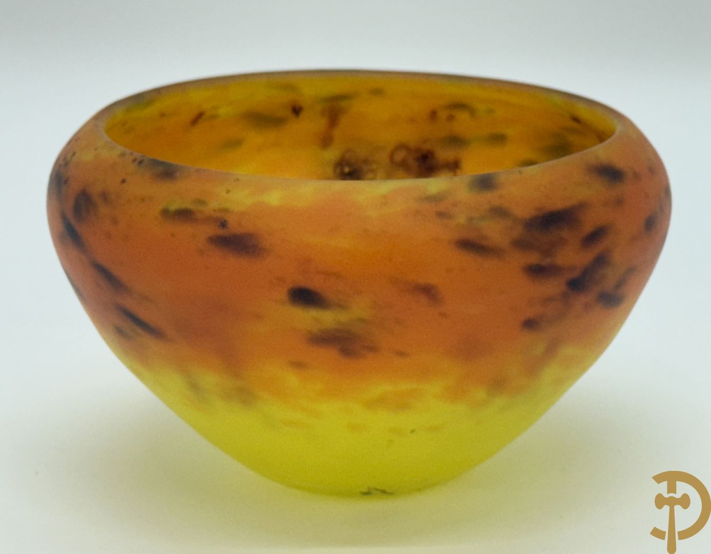 Kleurrijke kleine pate de verre coupe oranje/geel, Schneider getekend