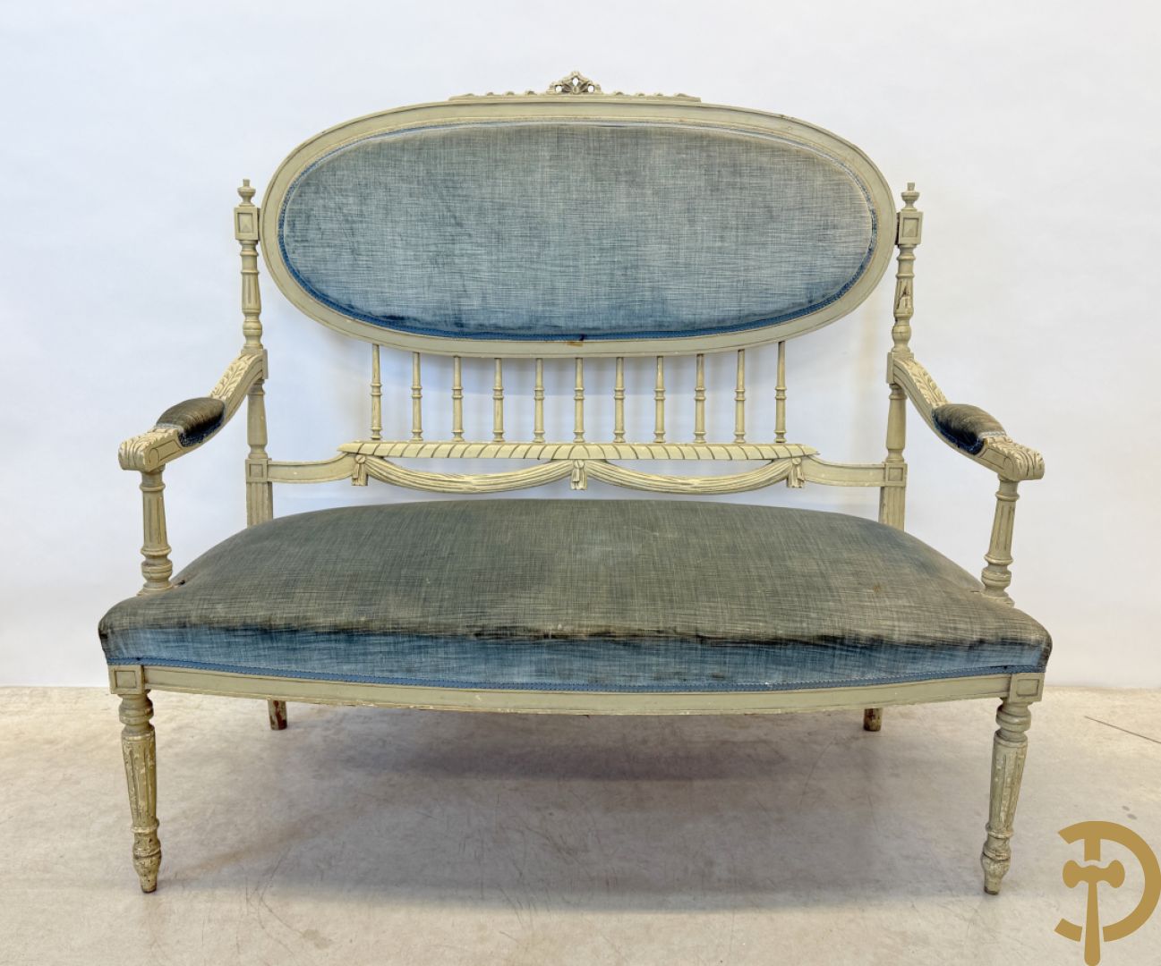 Louis XVI salonensemble bestaande uit canapé, 2 armzetels, 2 stoelen en salontafel