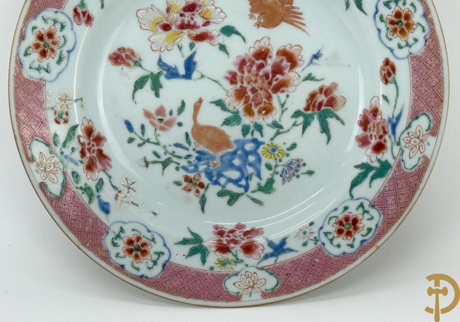 Twee Chinese porseleinen Imari bordjes, Kangxi + porseleinen bord met vogel- en bloemendecor Qian Long