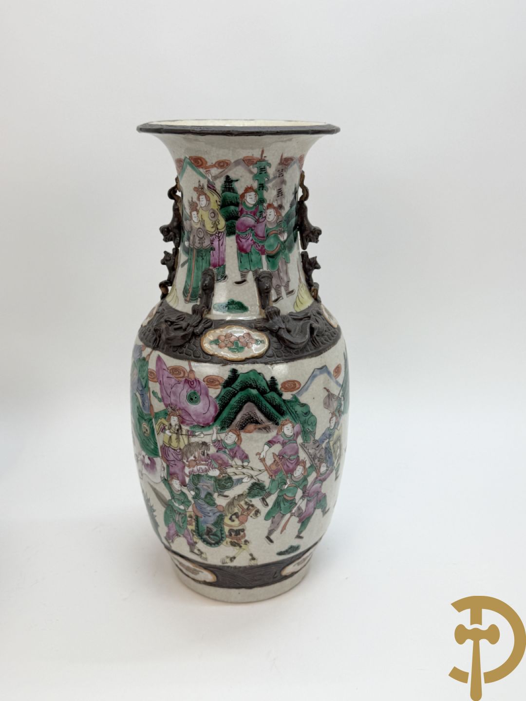 Twee Nankinvazen met geanimeerd krijgerdecor