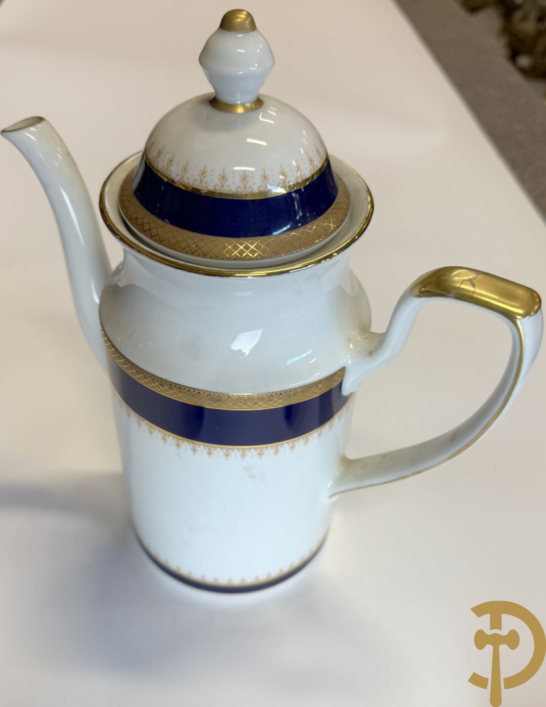 Wit porseleinen servies met vergulde rand, Eschenbach Germany + porseleinen servies met blauwe rand, Winterling Kirchenlamitz Bavaria