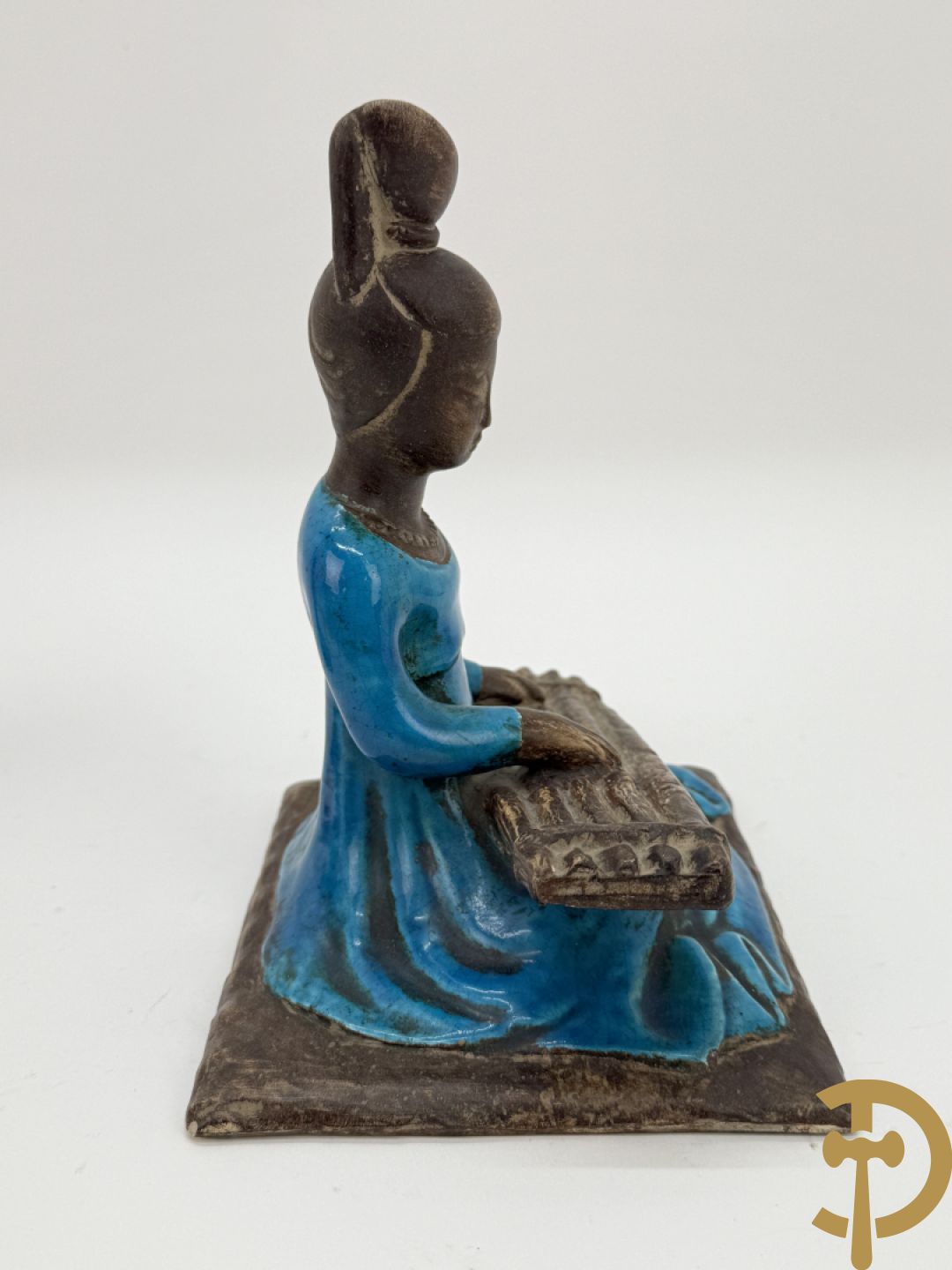 Vier beeldjes met Chinoiseriedecor