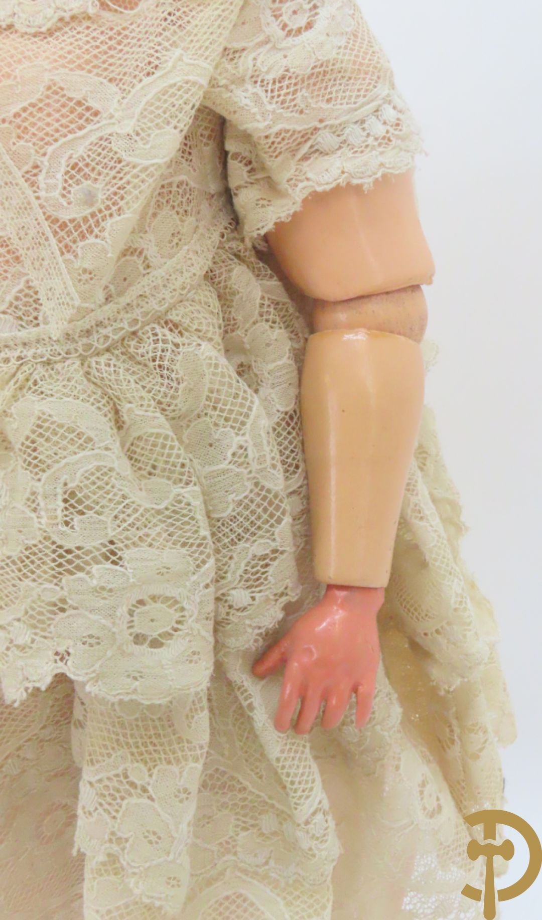 Antiek pop met porseleinen hoofd, papier maché ledematen en  beweegbare ogen,  gemerkt Armand Marseille Germany 390 A12M