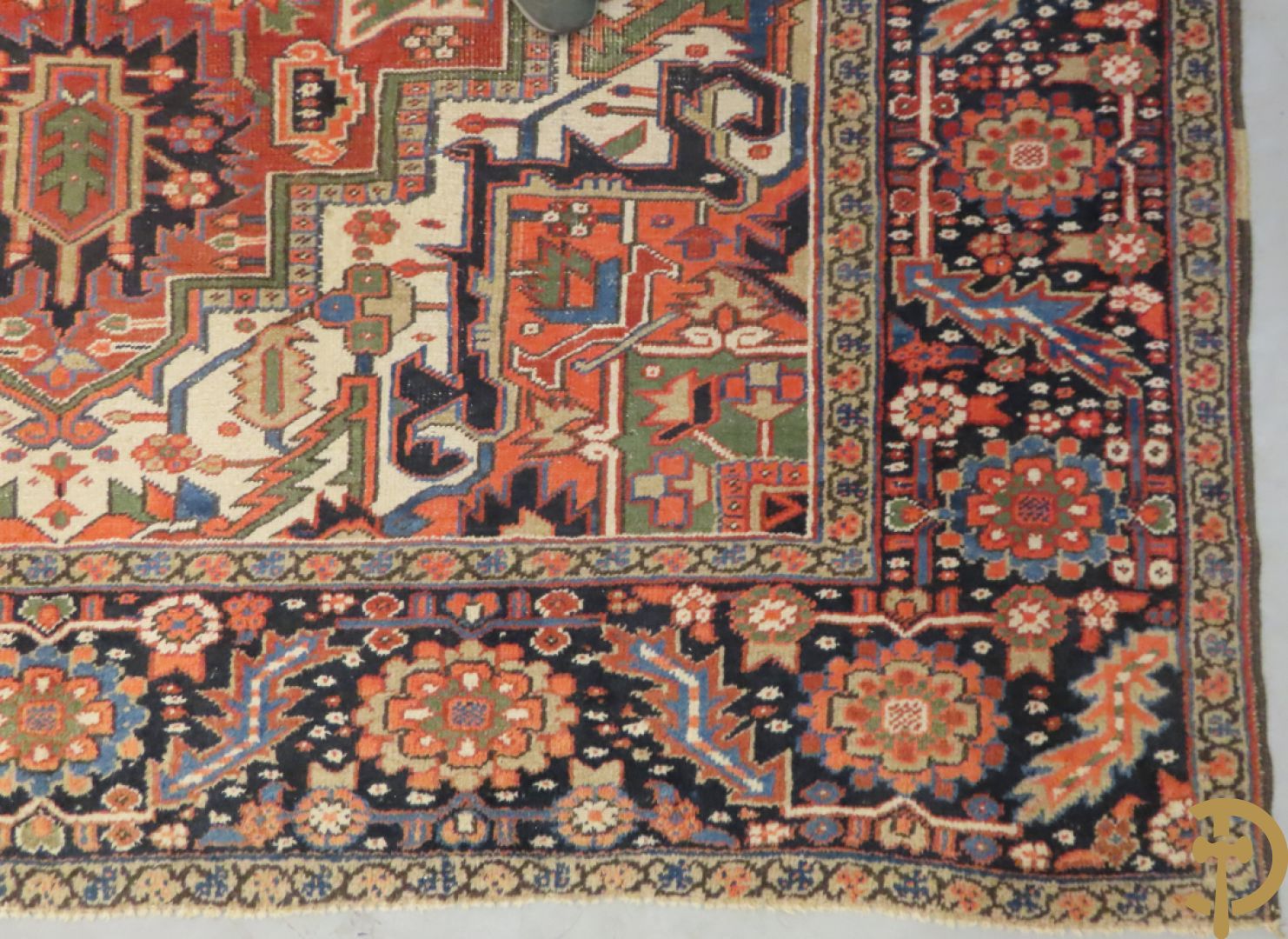 Antiek oosters handgeknoopt tapijt heriz