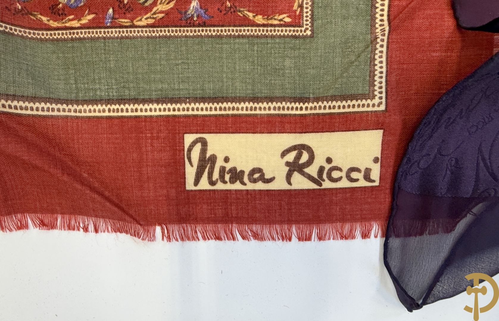 Vier foulards Nina Ricci (nooit gedragen komt uit winkel restant)