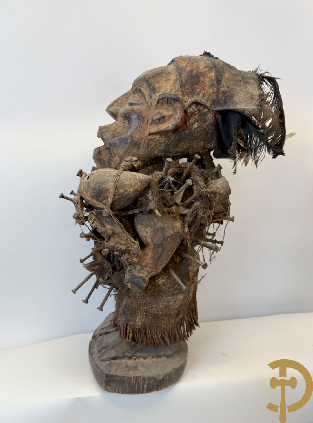 Afrikaanse sculpturen en maskers w.o. Sangye, Dogon, Lega