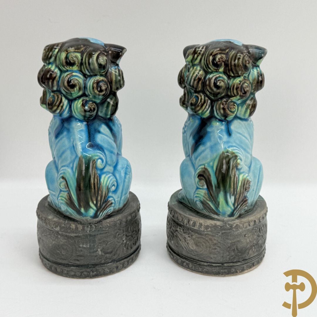 Twee fo-honden, Nankin vaas en Imari bord