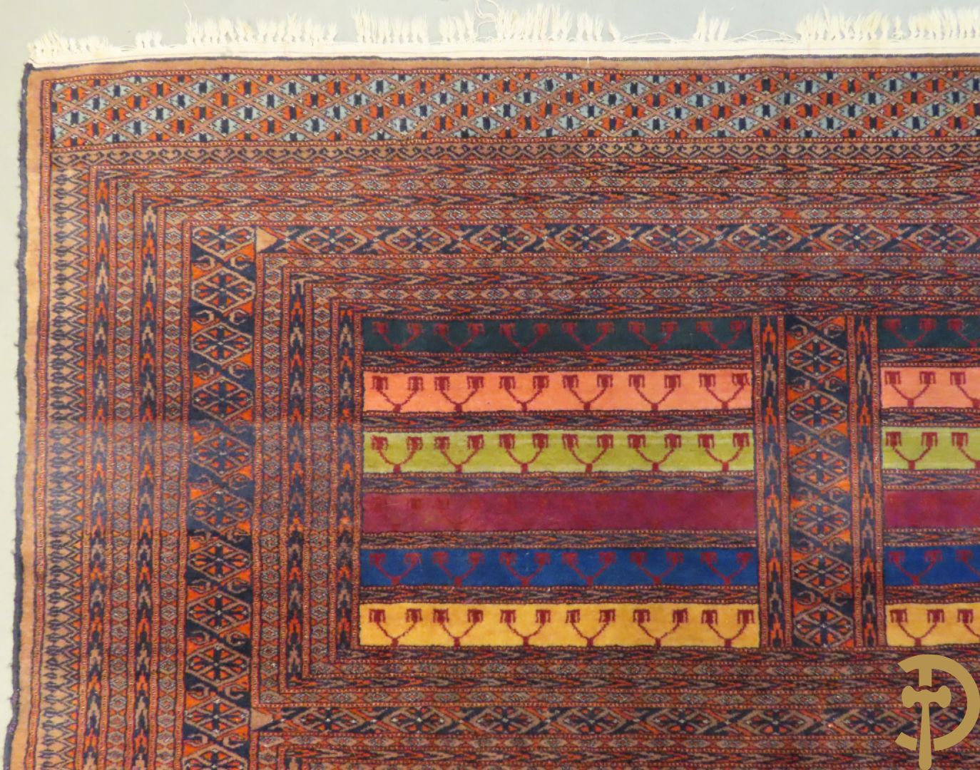 Oosters handgeknoopt tapijt