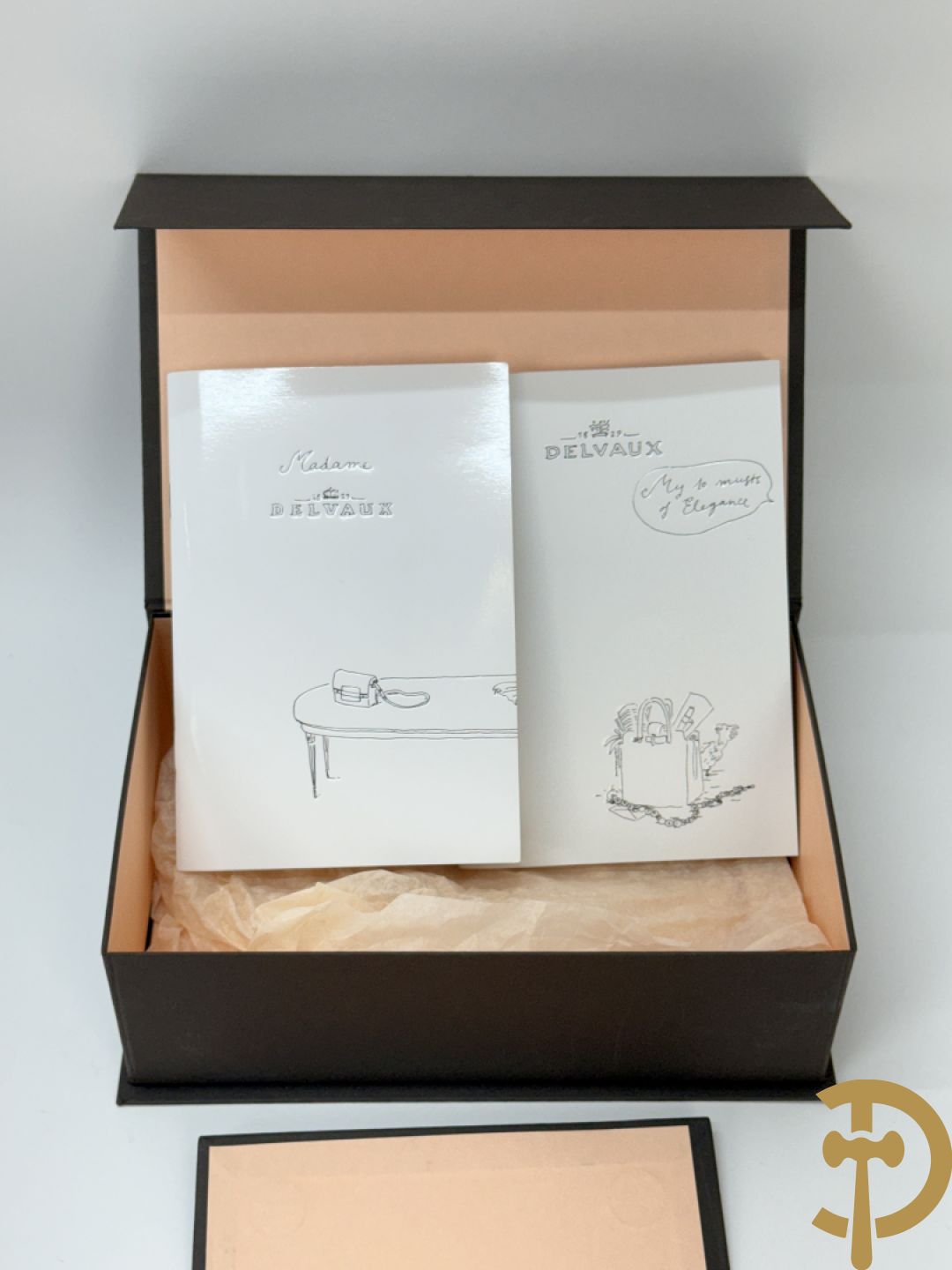 Twee vintage Delvaux handtassen (zwart en bruin) + geldbeugel + lege doosjes