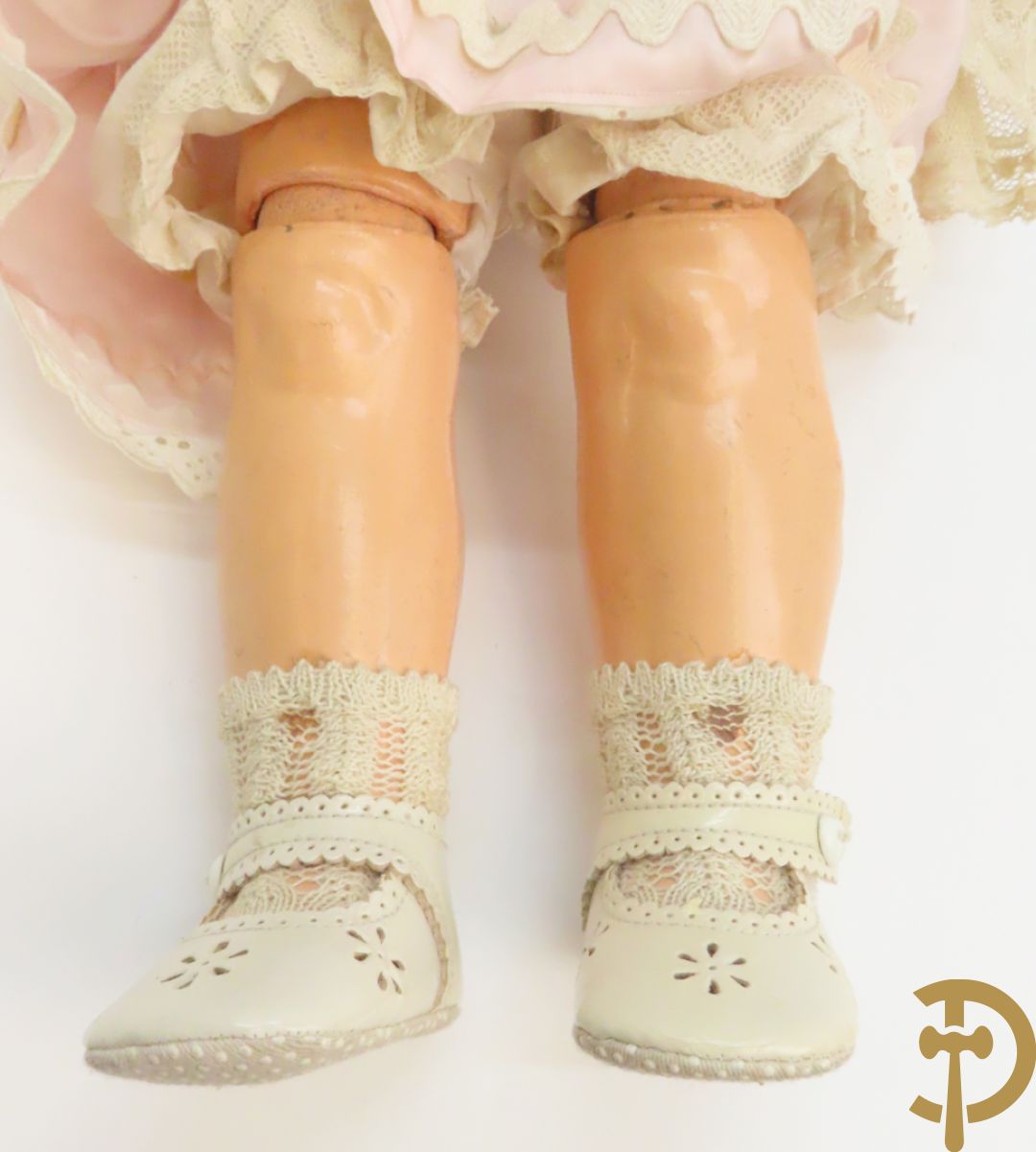 Antiek pop met porseleinen hoofd, papier maché ledematen en  beweegbare ogen,  gemerkt Armand Marseille Germany 390 A12M