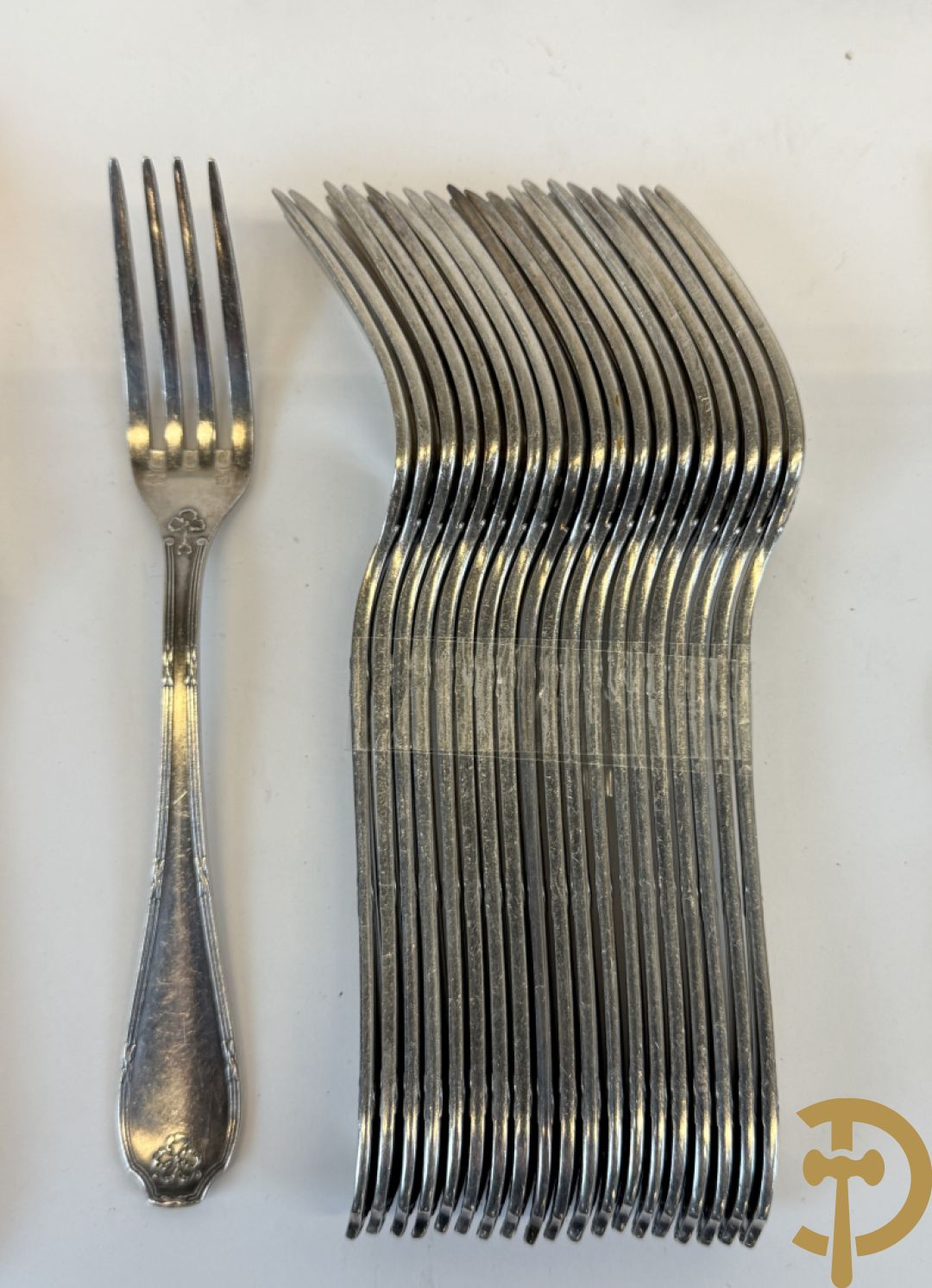 Verzilverd bestek Wiskemann met Louis XVI motieven+ verzilverde groentenkom Wiskemann