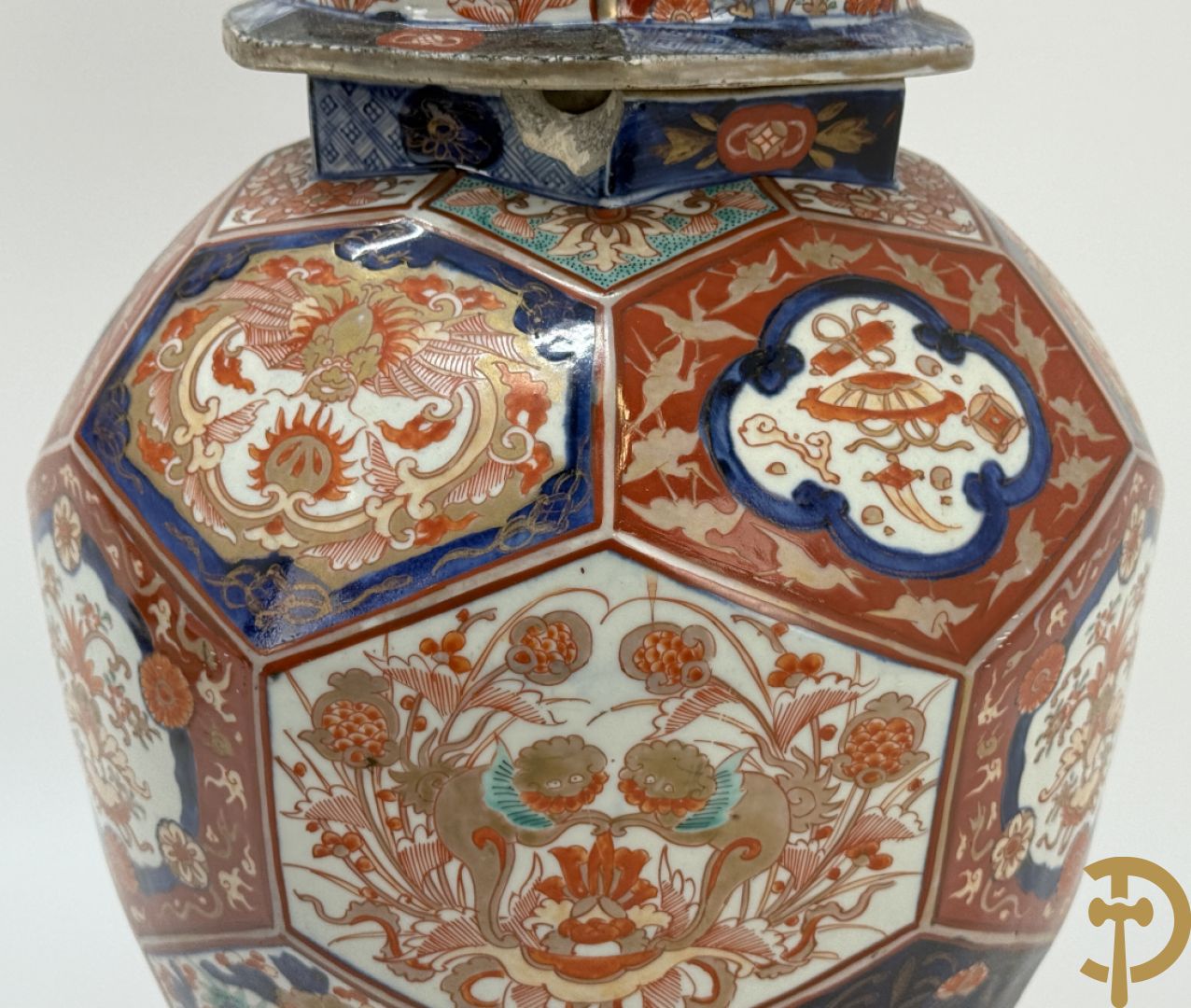 Japanse Imari vaas met fo-hond bezet, 19e