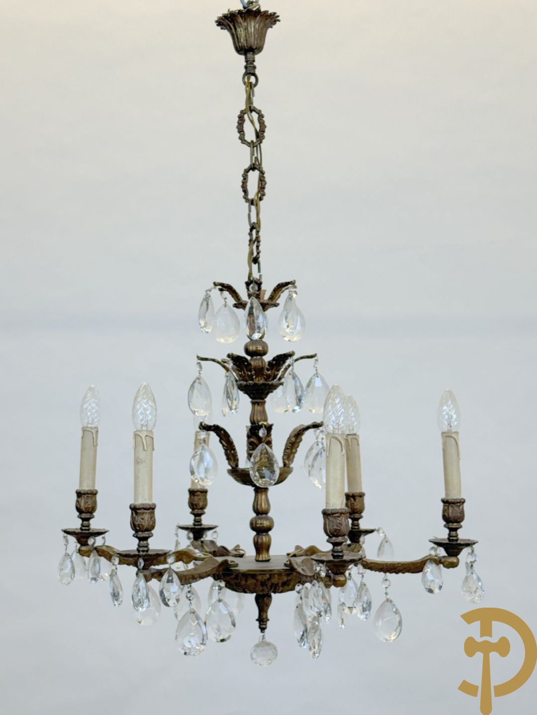 Zesarmige luchter met accanthusranken