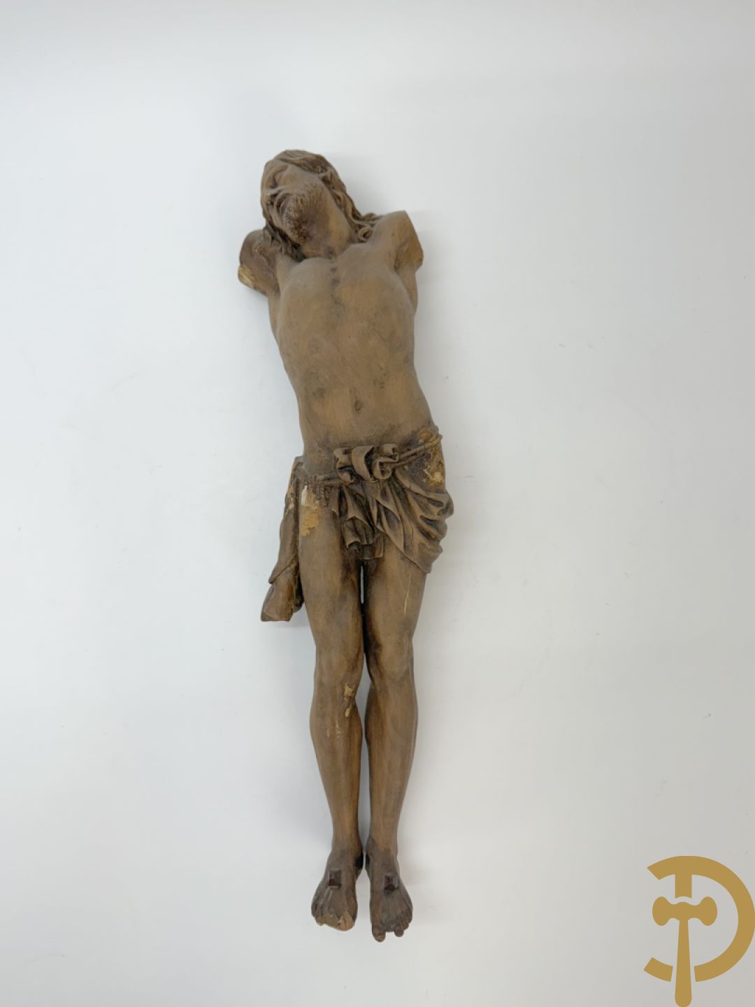 Twee houtgesculpteerde en gepolychromeerde corpussen