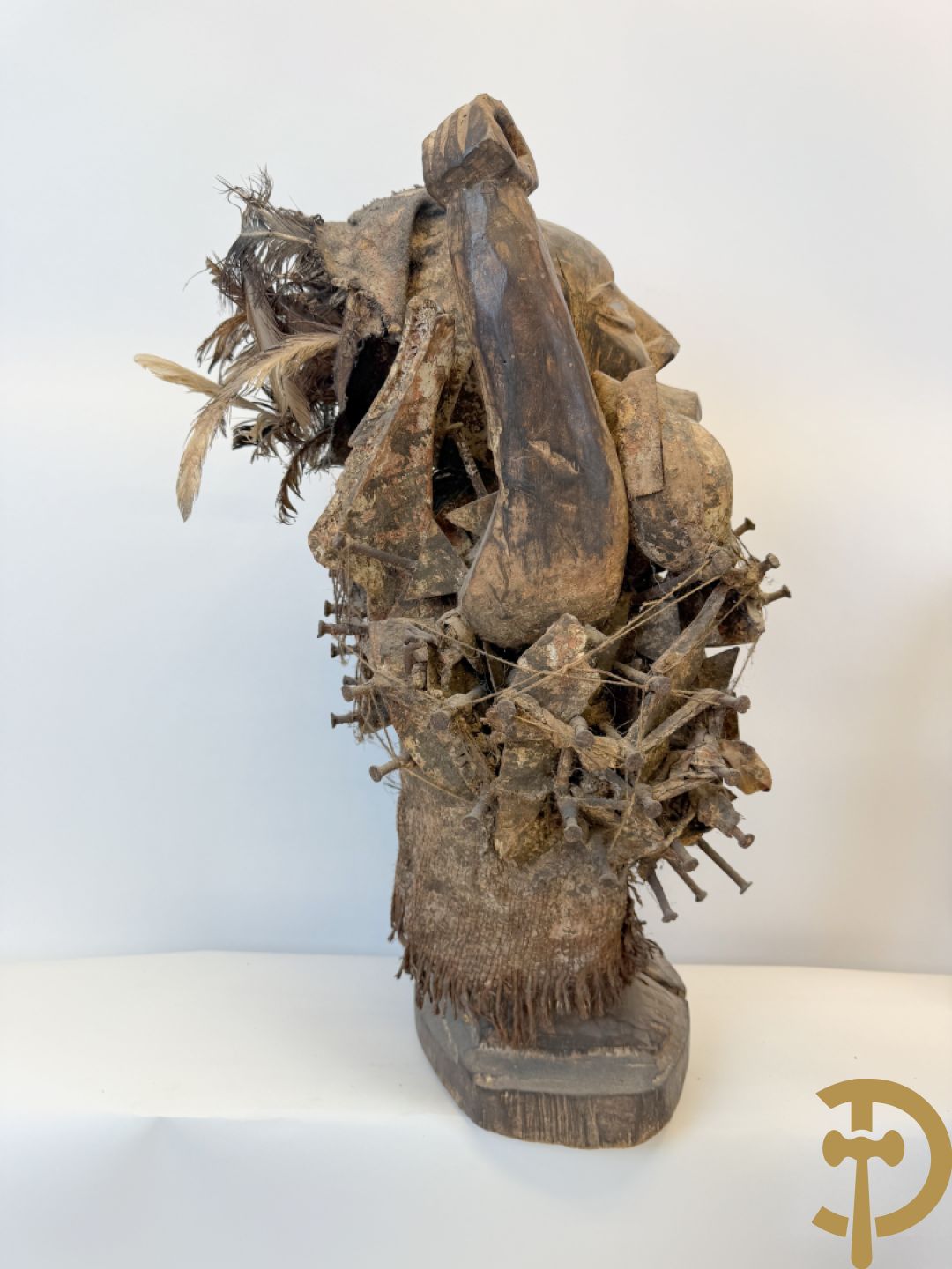 Afrikaanse sculpturen en maskers w.o. Sangye, Dogon, Lega