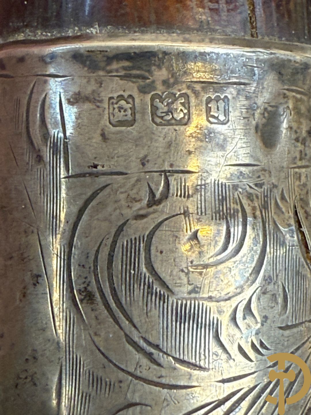 Verzameling wandelstokken met o.a. dierenhoofden en zilveren ornamenten