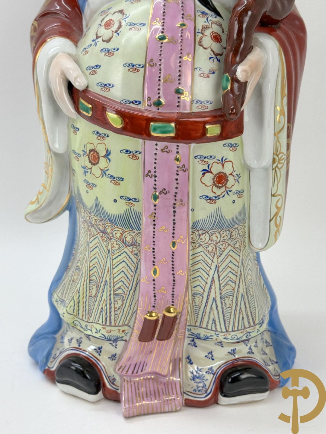 Chinese keramieken wijsgeer met staf + paar papegaaien in meerkleurige keramiek + 2 paar Aziatische keramieken fo-hondjes