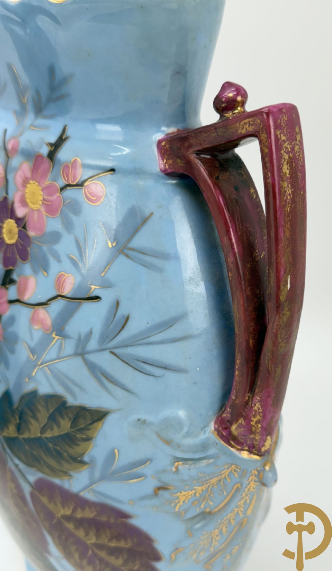 Paar porseleinen vazen met bloemendecor