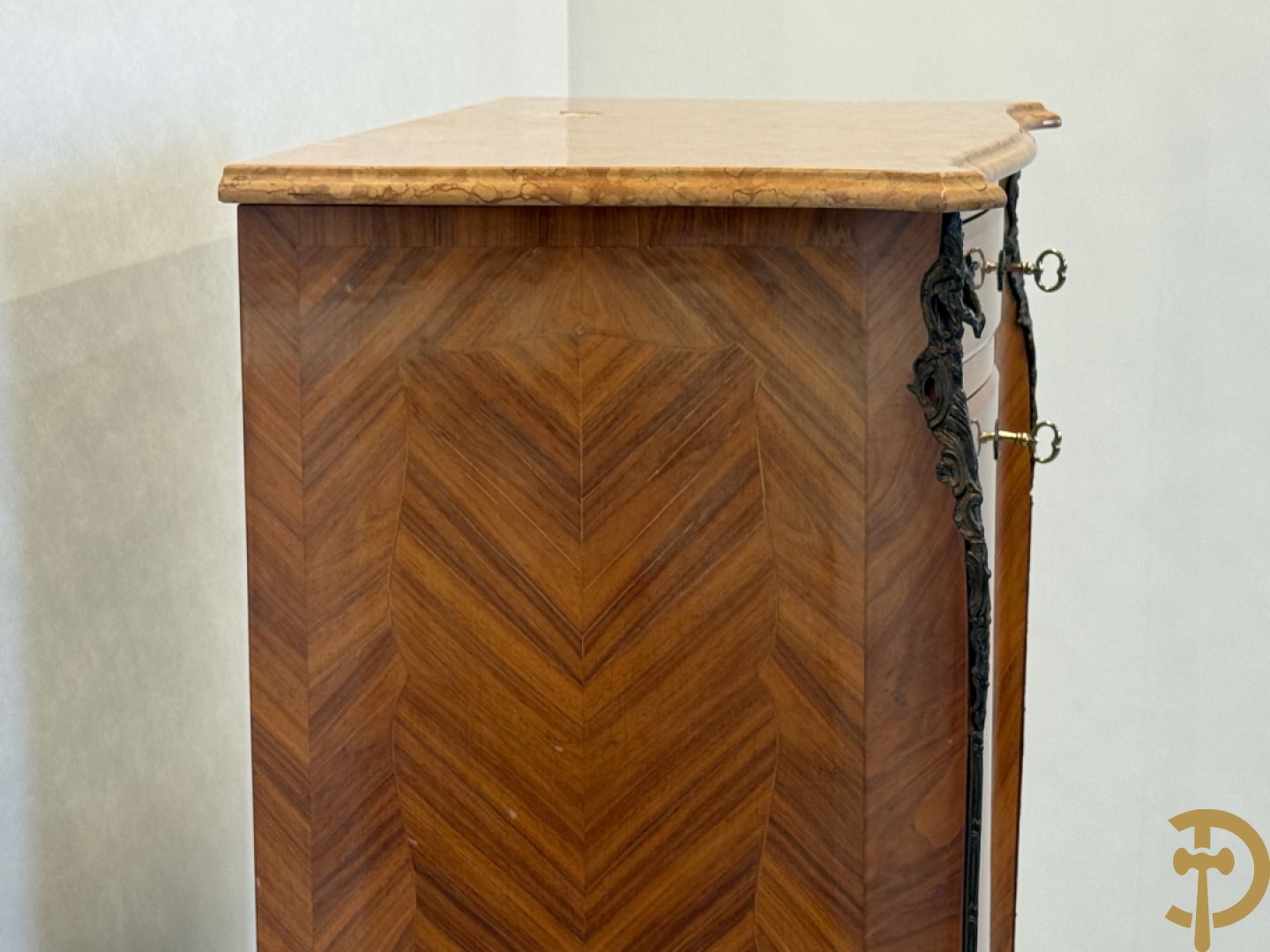 Notelaren klapsecretaire met 4 lades en bloemenmarquetterie, bezet met bronzen ornamenten - bovenaan met marmeren blad