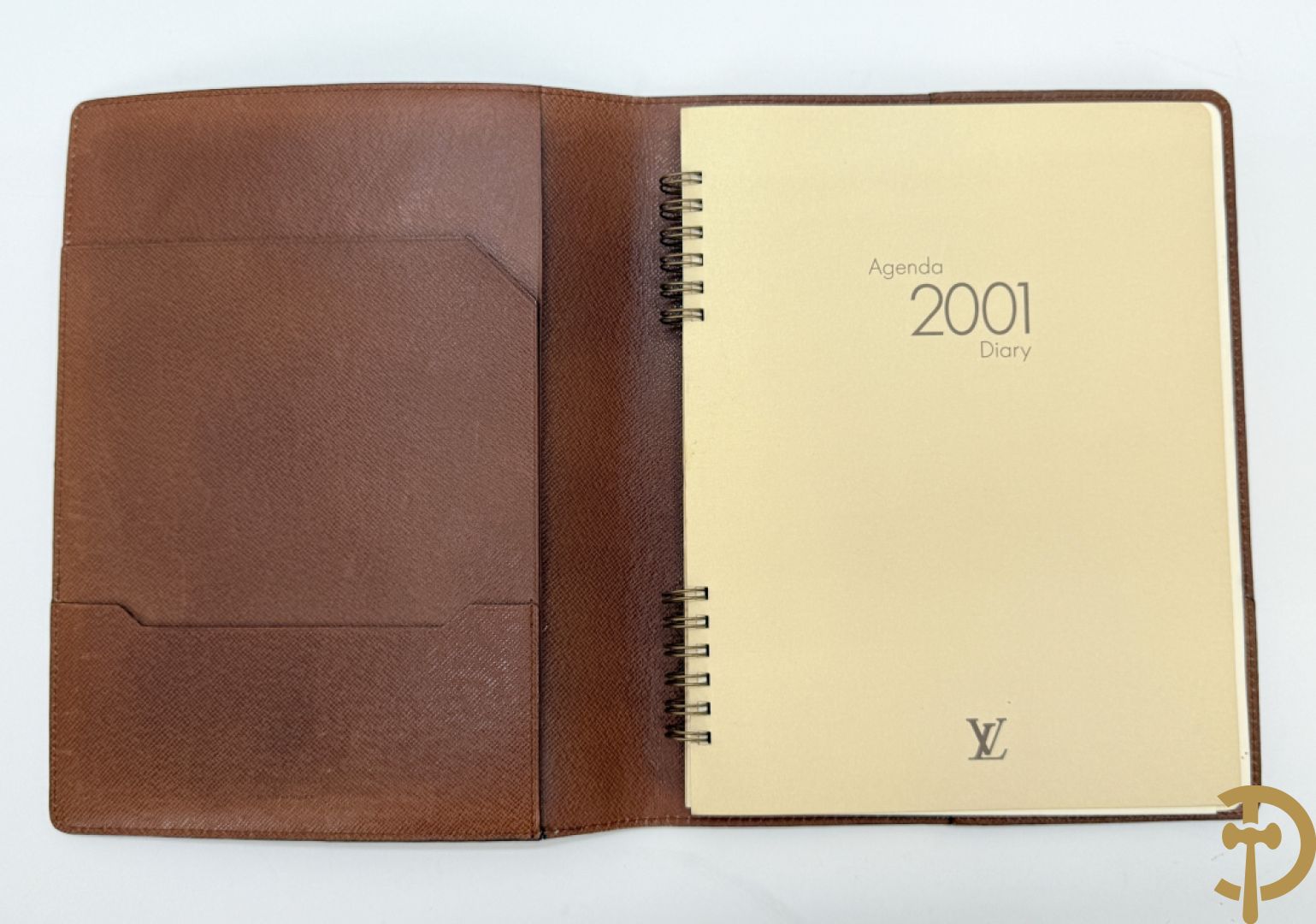 Grote en kleine toiletzak Louis Vuitton + agenda 2001  + portefeuille + tag + paraplu