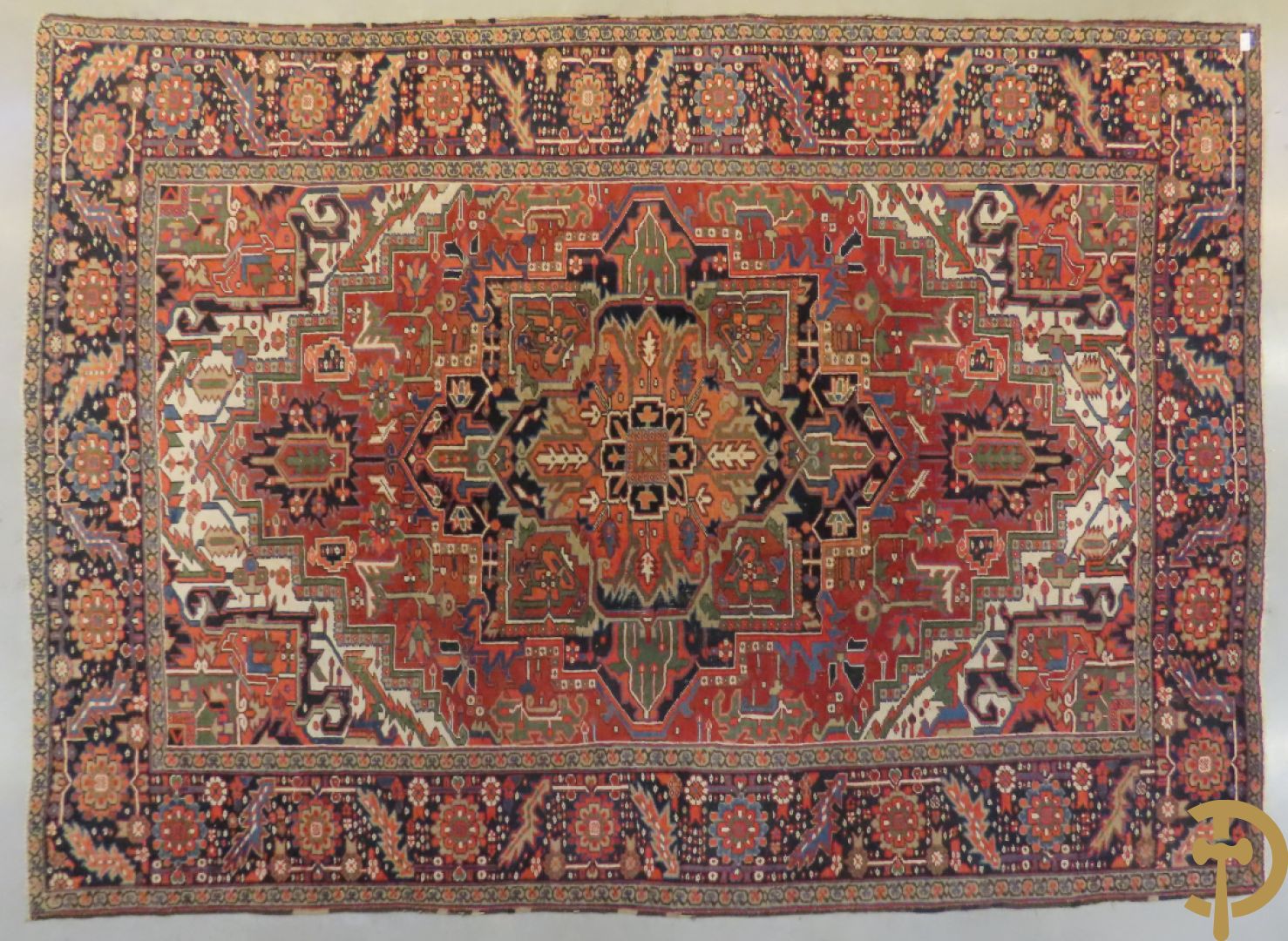 Antiek oosters handgeknoopt tapijt heriz