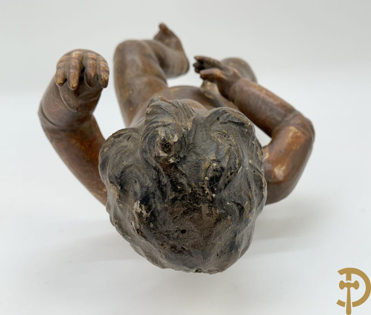 Paar houtgesculpteerde en gepolychromeerde cupido