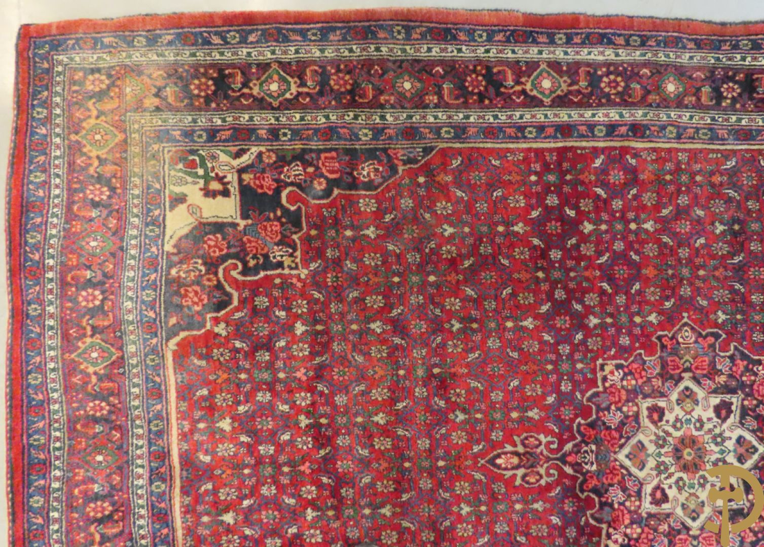 Oosters handgeknoopt tapijt