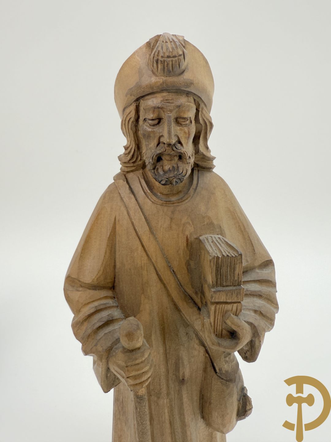 Gepolychromeerde houtsculptuur van Sint-Antonius met kind + gepolychromeerde houtgesculpteerde Madonna met kind + houtsculptuur van Sint-Jacob