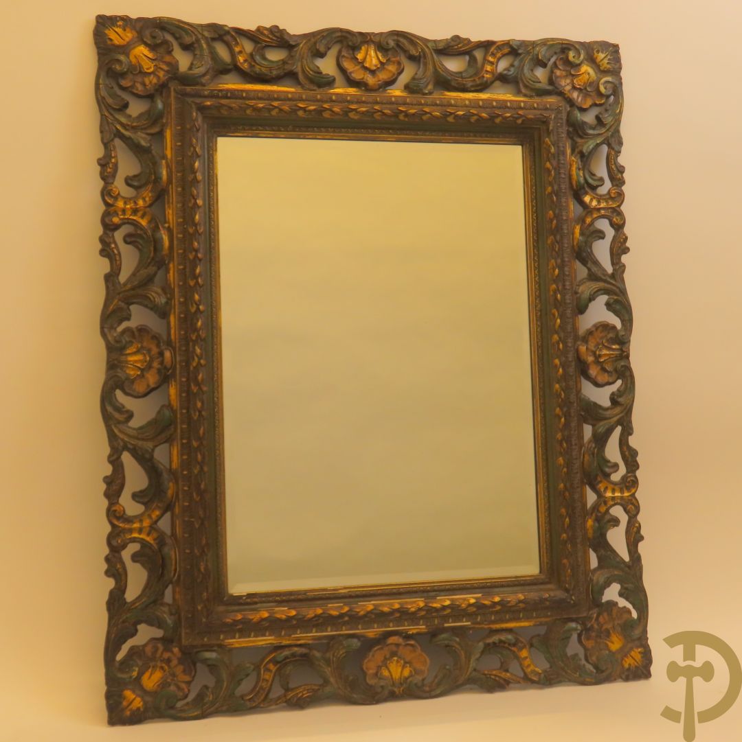 Vergulde spiegel met rocailles
