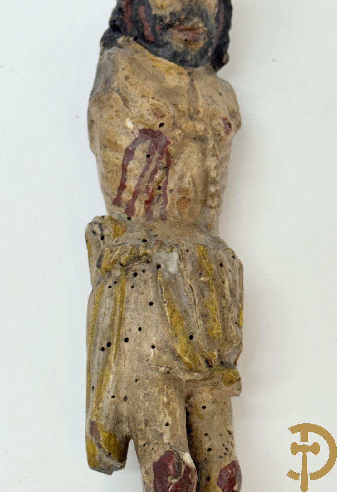 Twee Volkse houtgesculpteerde en gepolychromeerde corpussen, 18e