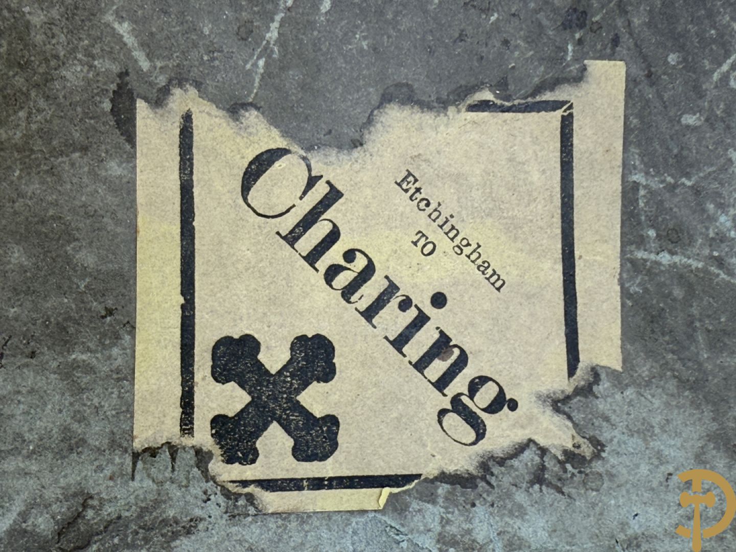 Oude Engelse plooibare steek voor hoed in doos